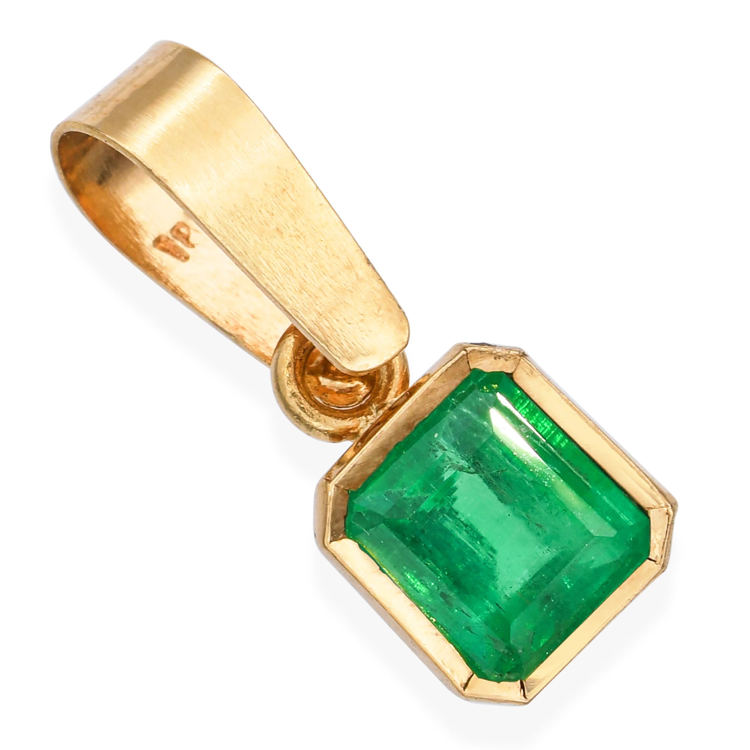 Vintage 18k Yellow Gold Colombian Emerald Pendant