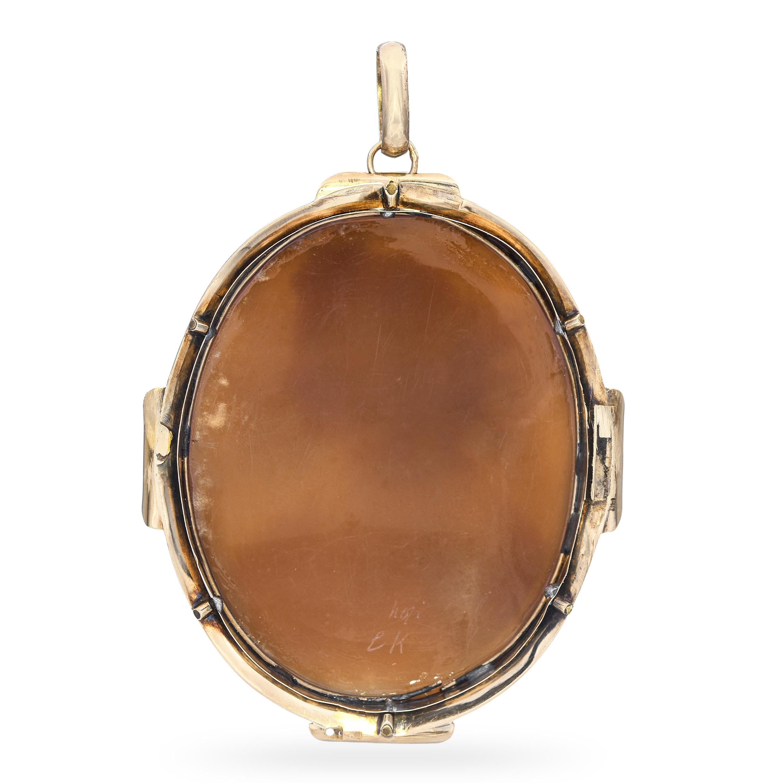 Vintage 14k Yellow Gold Neoclassical Woman Cameo Pendant