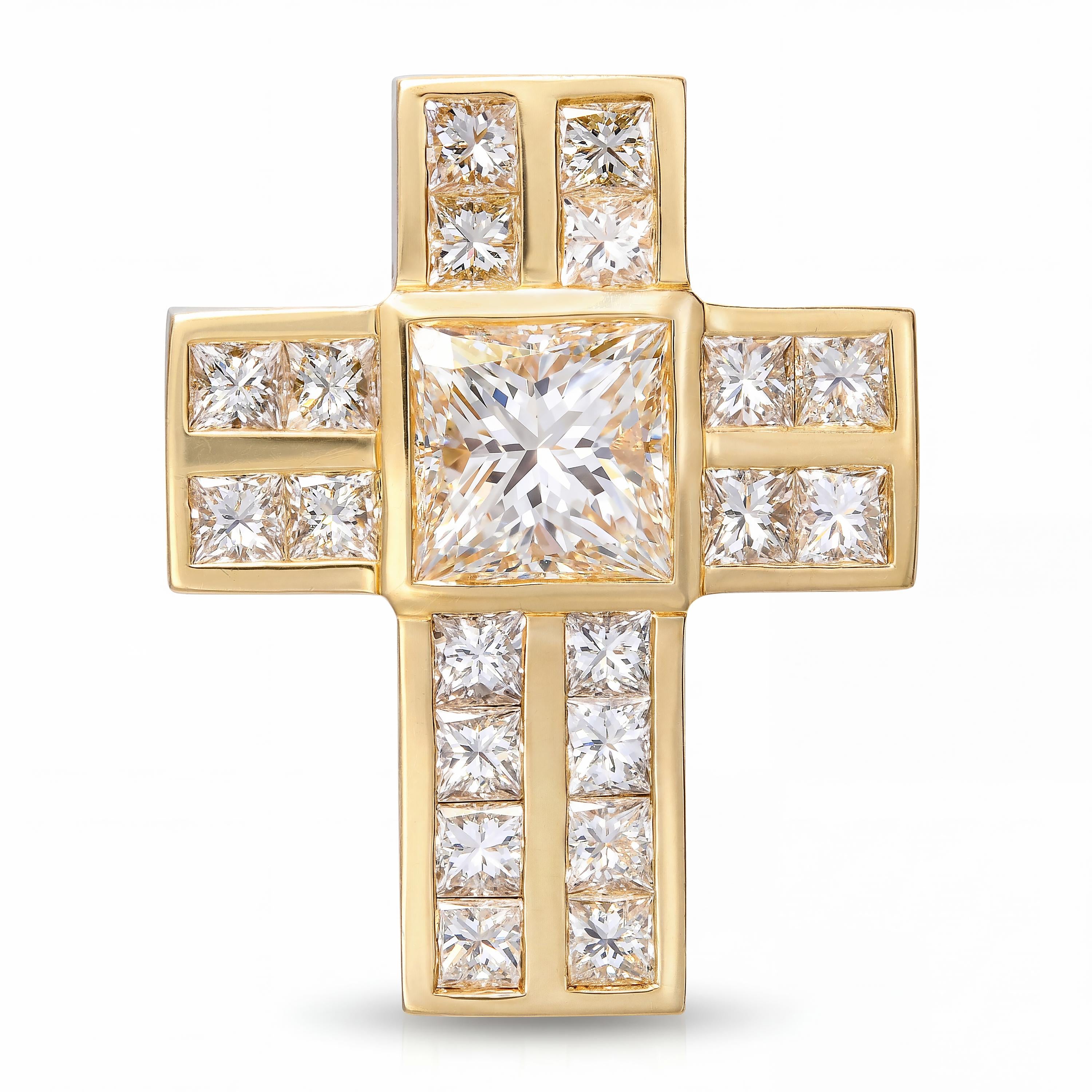 18k Yellow Gold 2.55tcw I VS Diamond Cross Pendant
