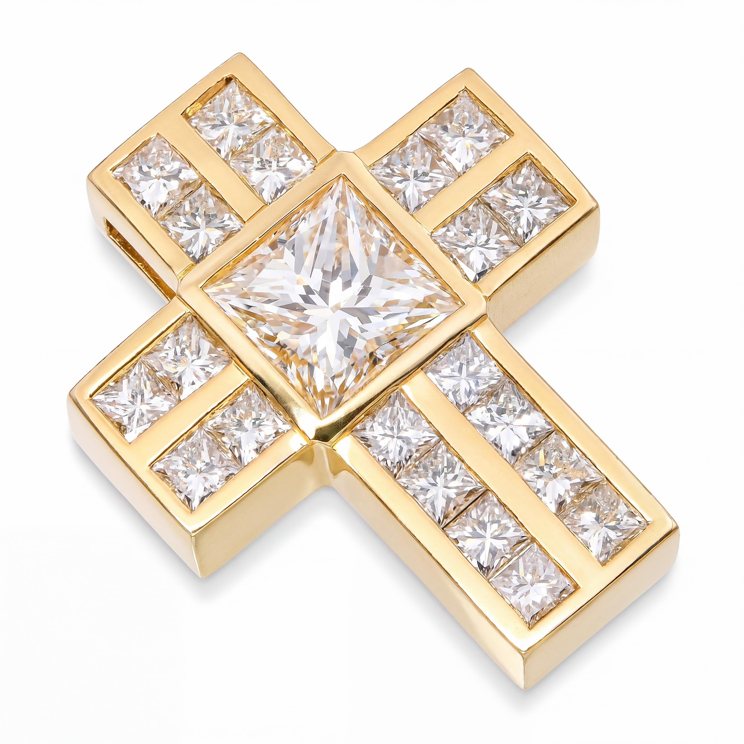 18k Yellow Gold 2.55tcw I VS Diamond Cross Pendant
