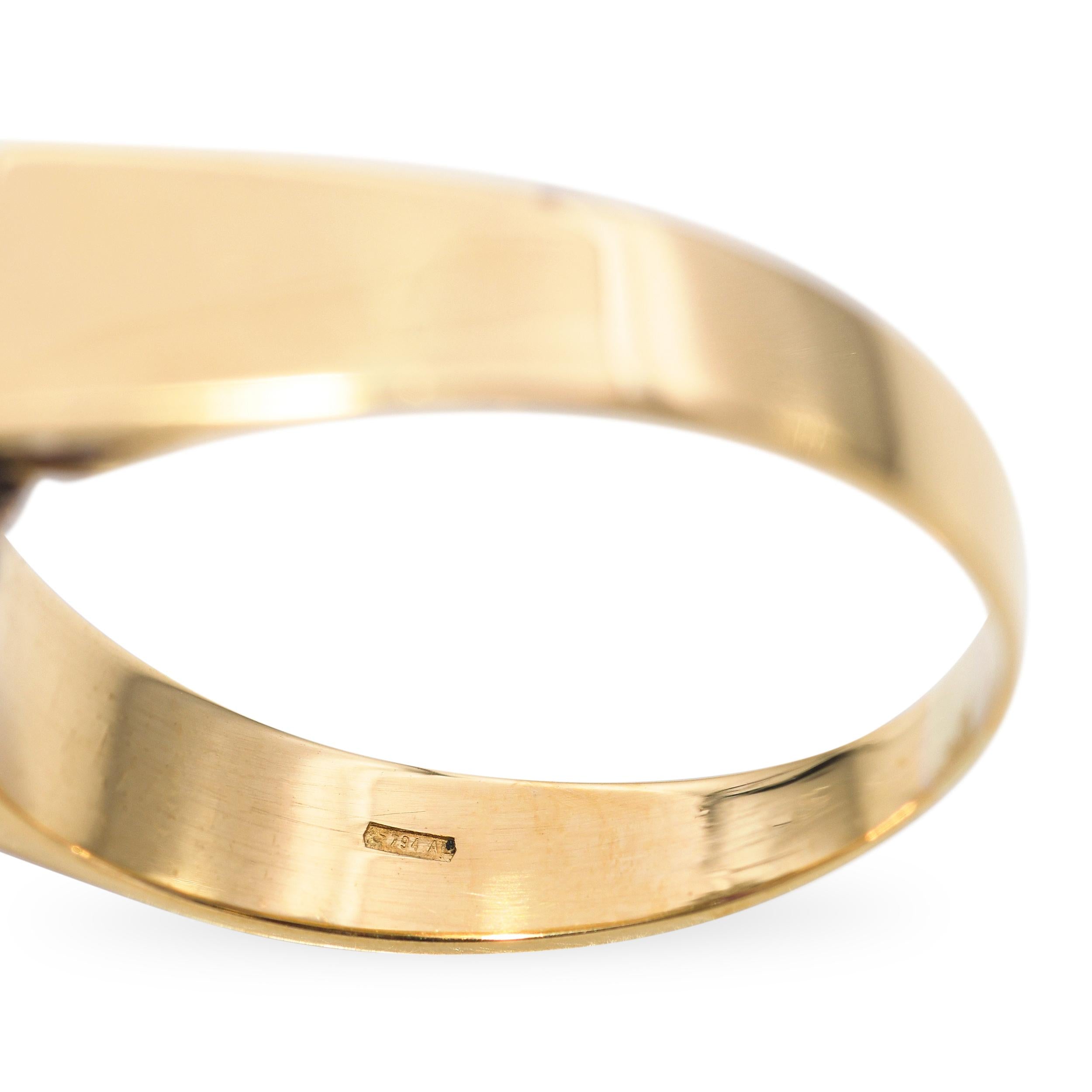 Vintage 18k Yellow Gold 0.74ct Ruby and 0.60tcw Diamond Halo Ring