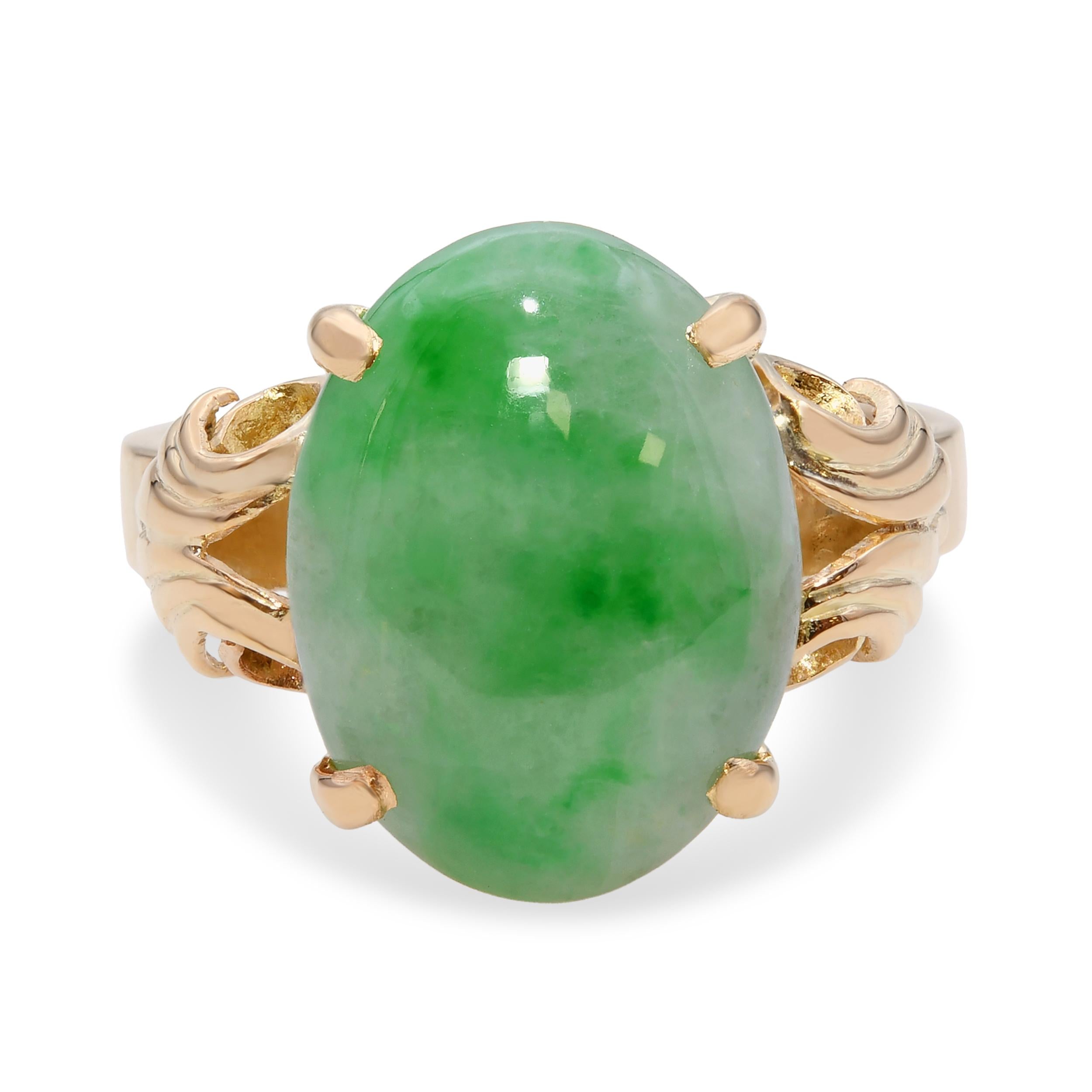 Vintage 14K Yellow Gold Green Jade Cabochon Statement Ring