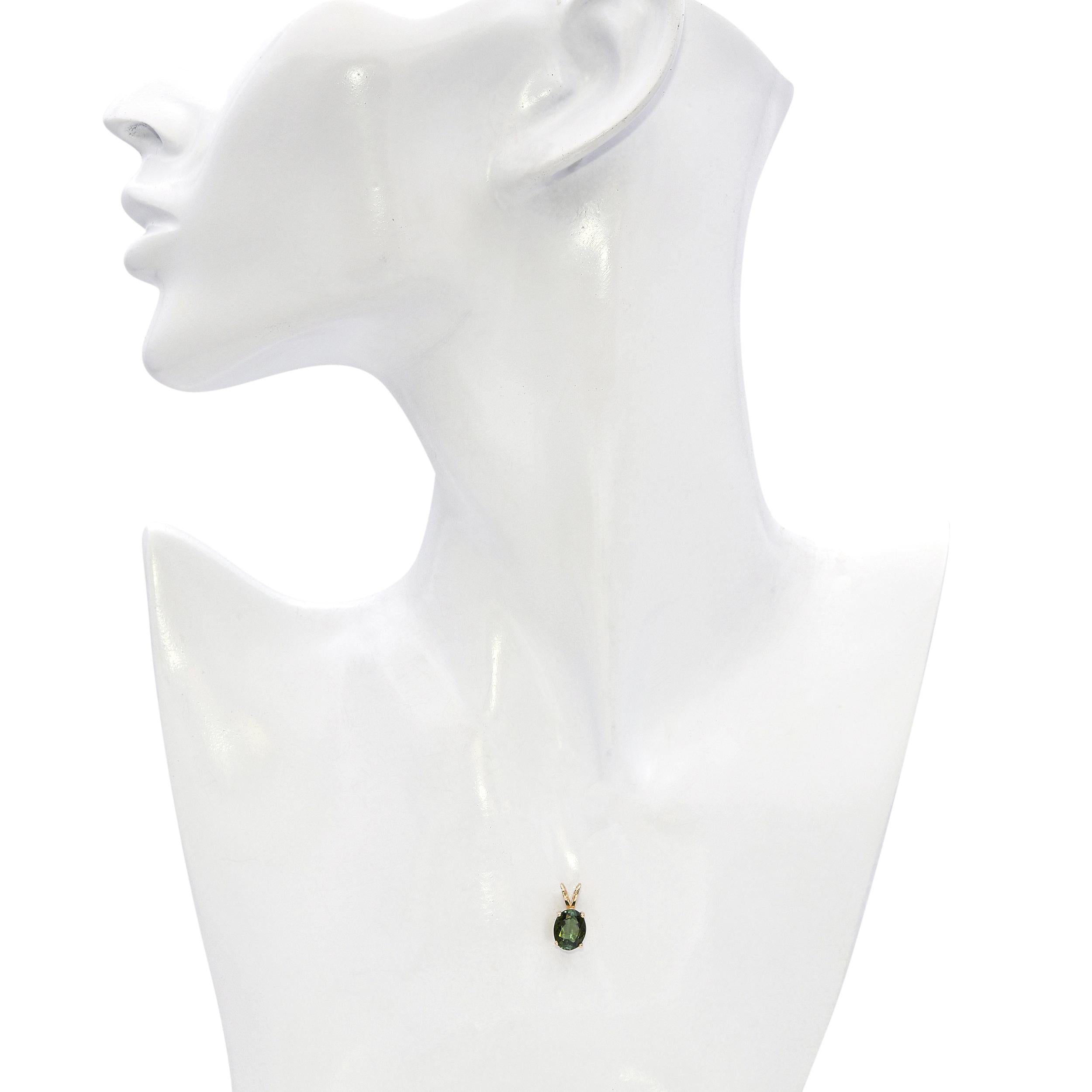 Vintage Yellow Gold 1.98 Ct Peridot Oval Pendant