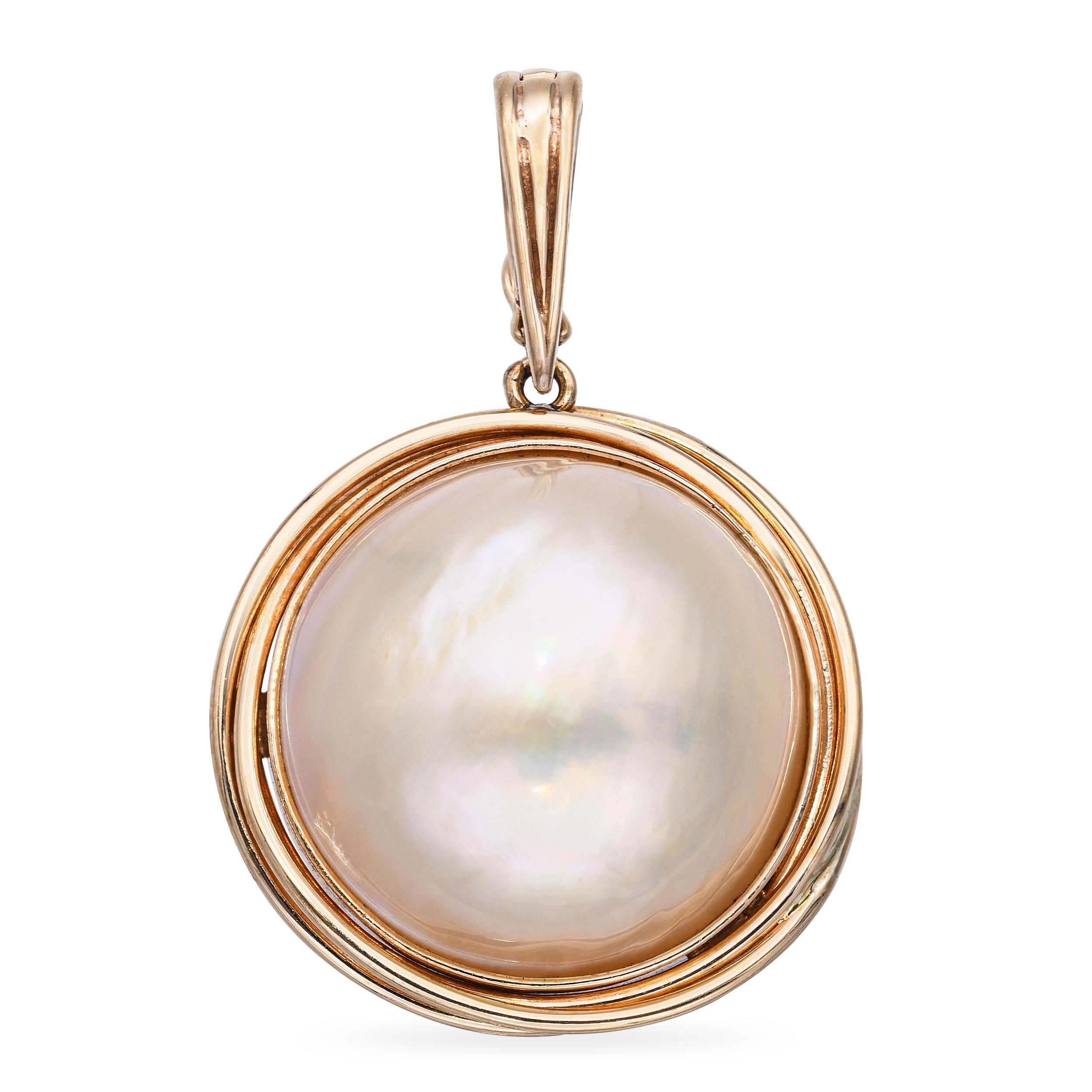 Vintage 14k Yellow Gold Mabe Pearl Pendant