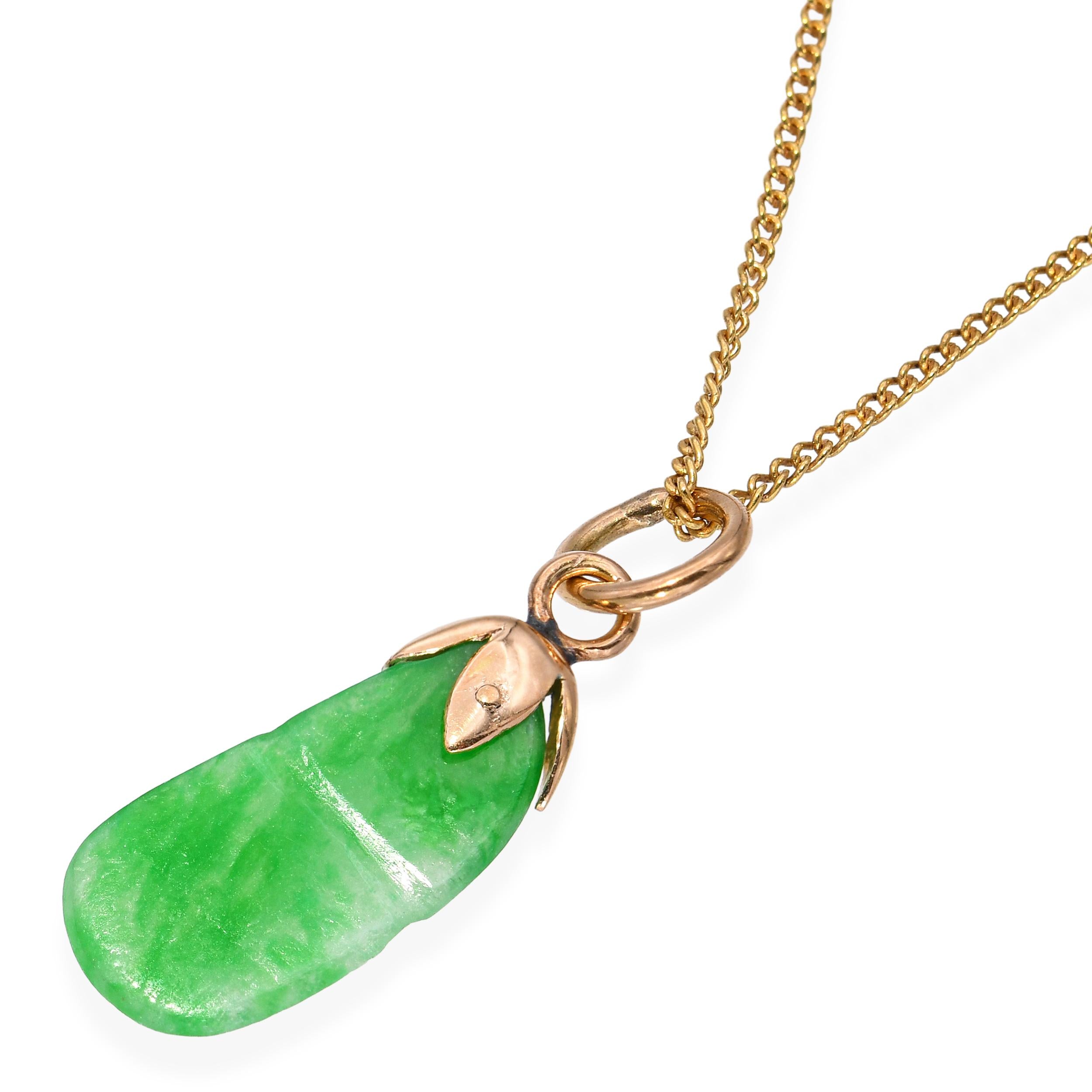 Vintage 14k Yellow Gold Jade Pendant Necklace