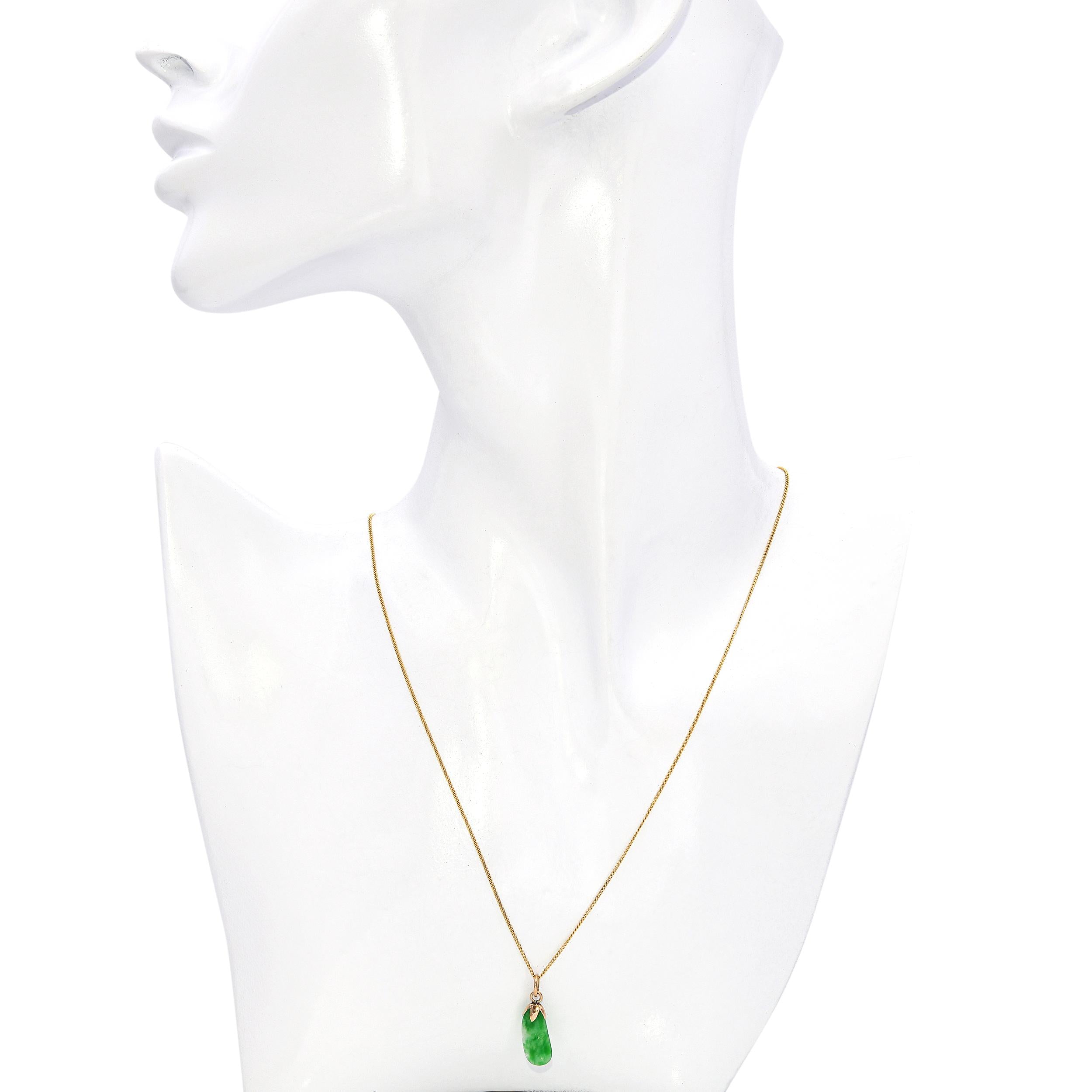 Vintage 14k Yellow Gold Jade Pendant Necklace