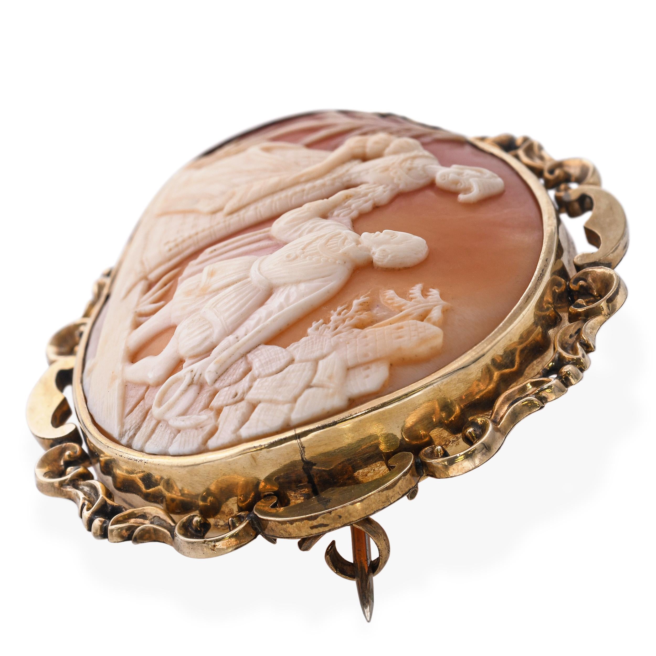 Vintage Yellow Gold Sir Walter Raleigh & Lady Shell Cameo Brooch