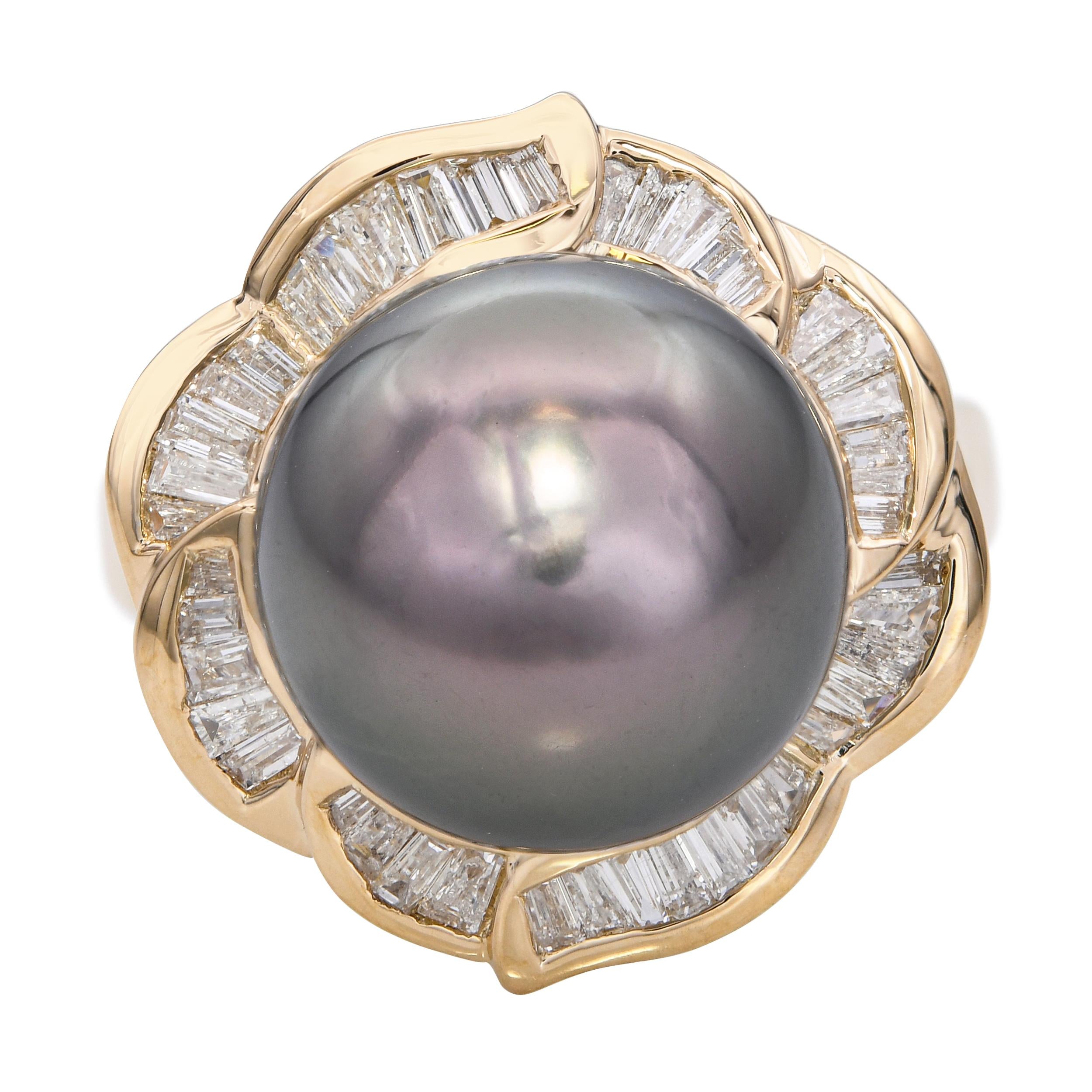 Vintage 18k Yellow Gold Tahitian Pearl and Diamond Statement Ring