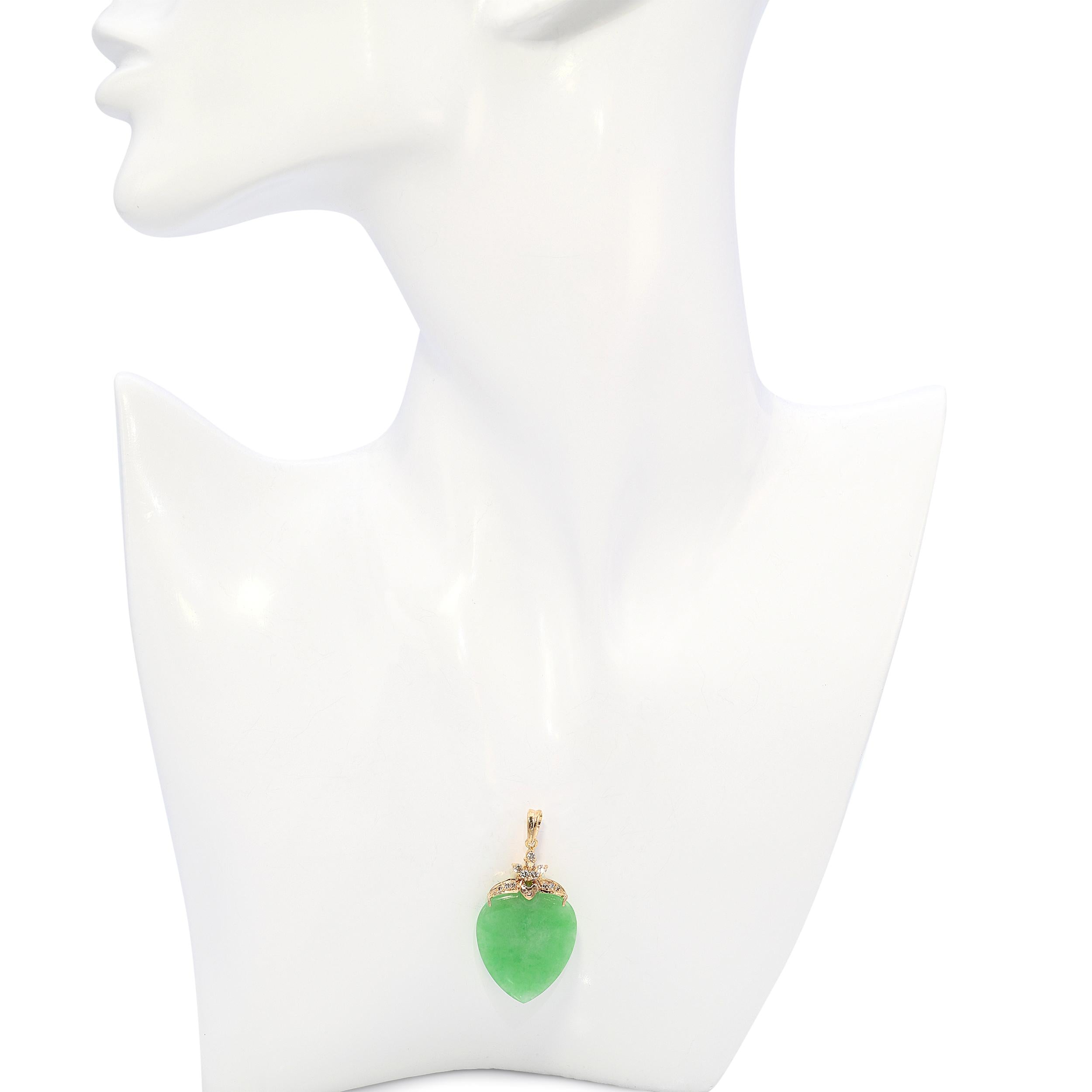 Vintage 18k Yellow Gold Diamond and Jadeite Jade Drop Pendant