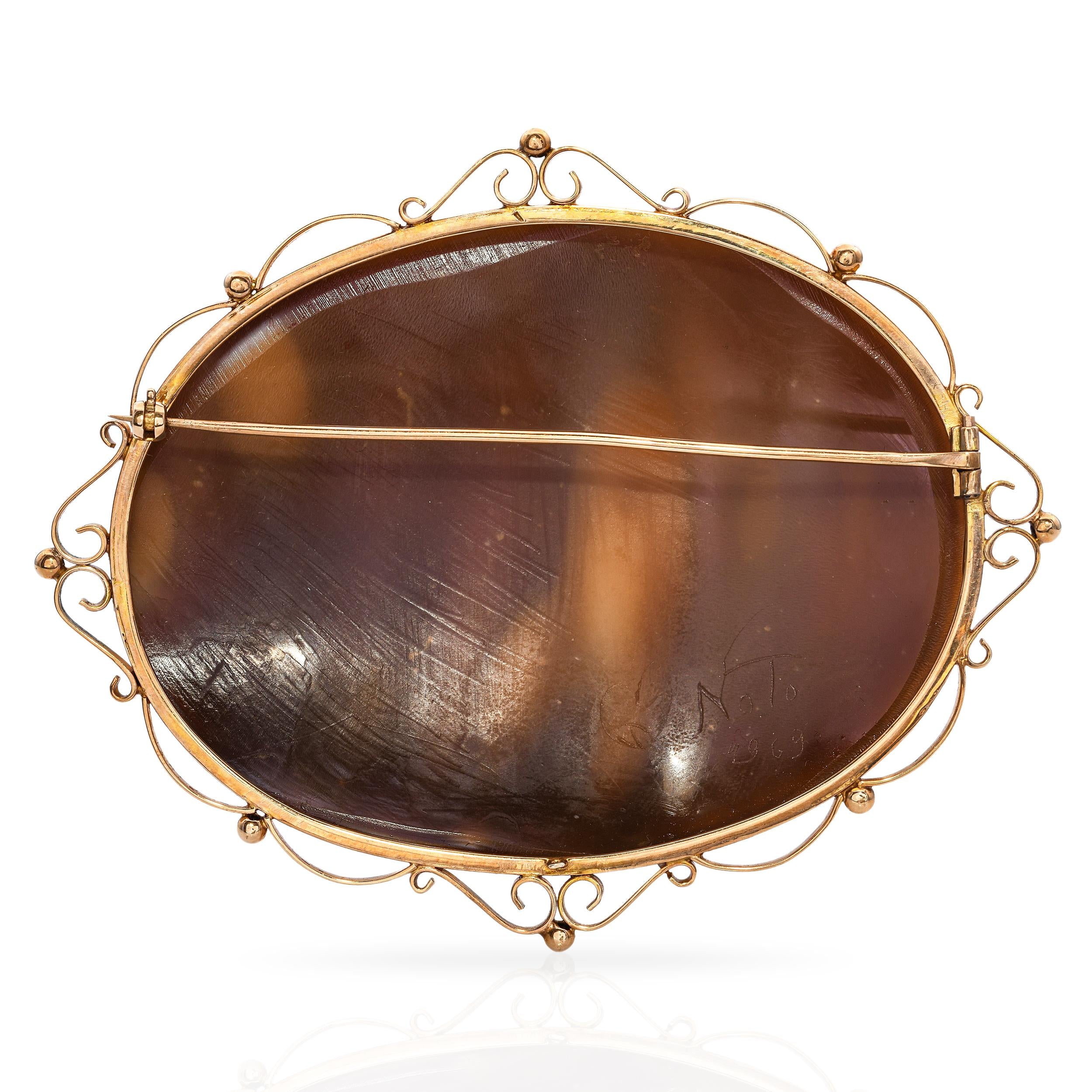Vintage 1969 G Noto 9k Yellow Gold Shell Cameo Lovers Scene Brooch