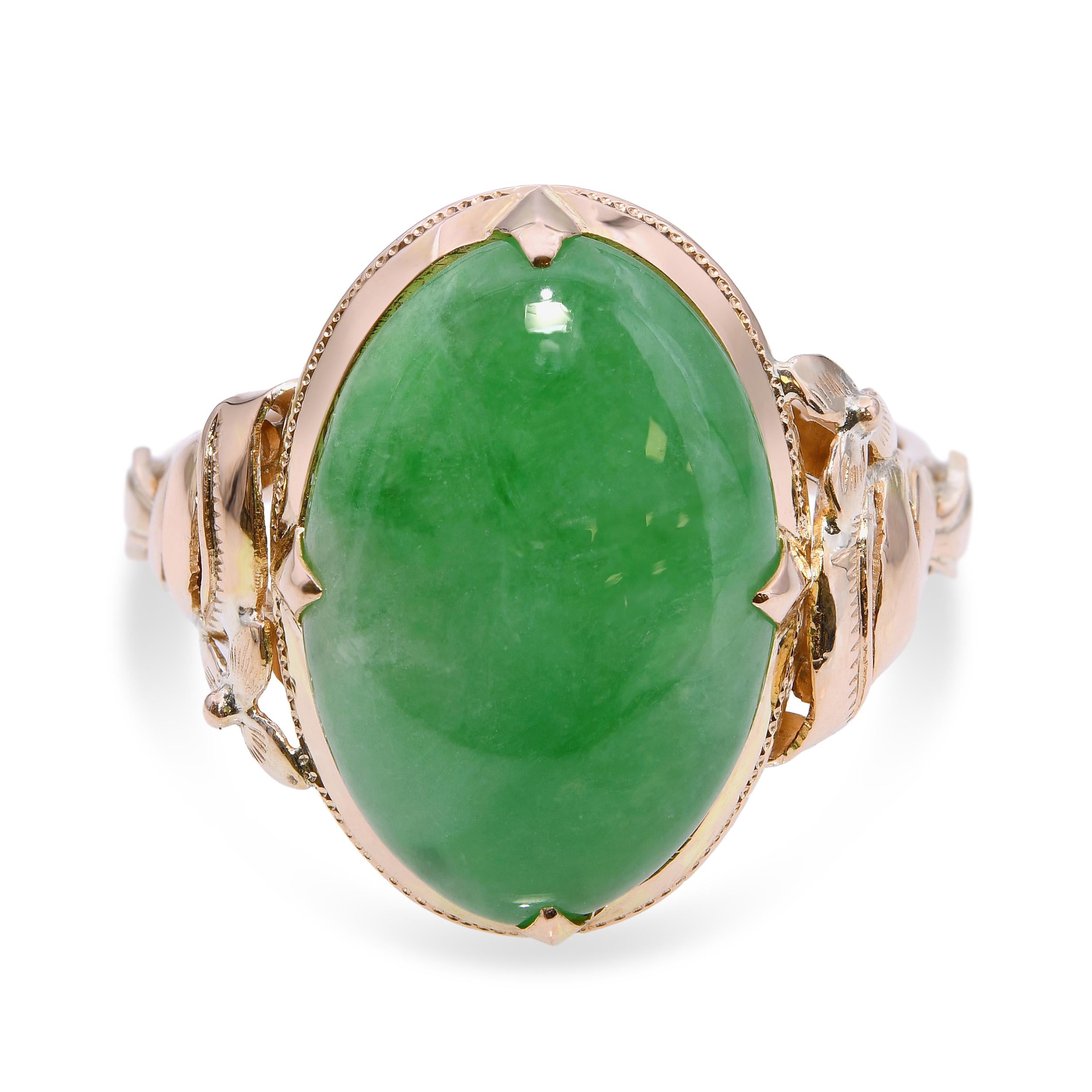 Vintage Yellow Gold Green Jade Cabochon Ring