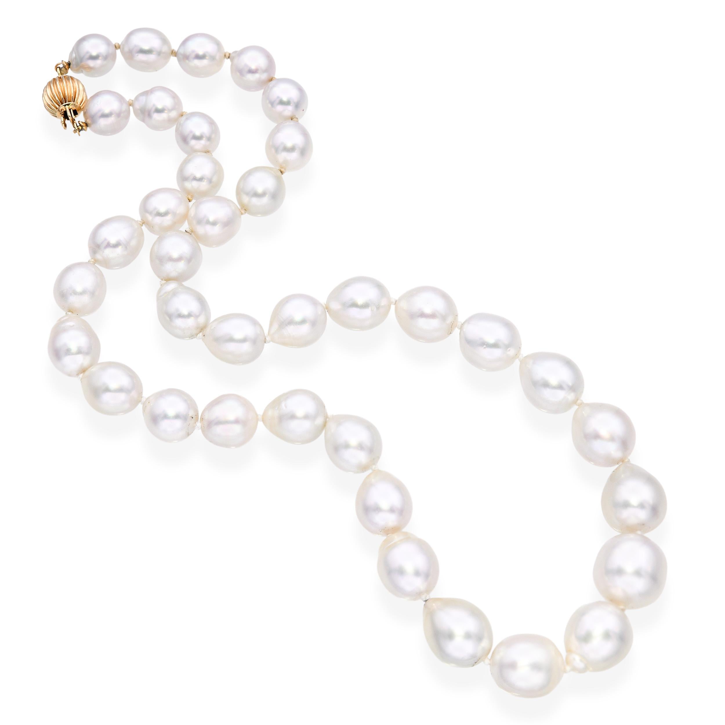 Vintage 14k Yellow Gold Graduating South Sea Pearl Strand
