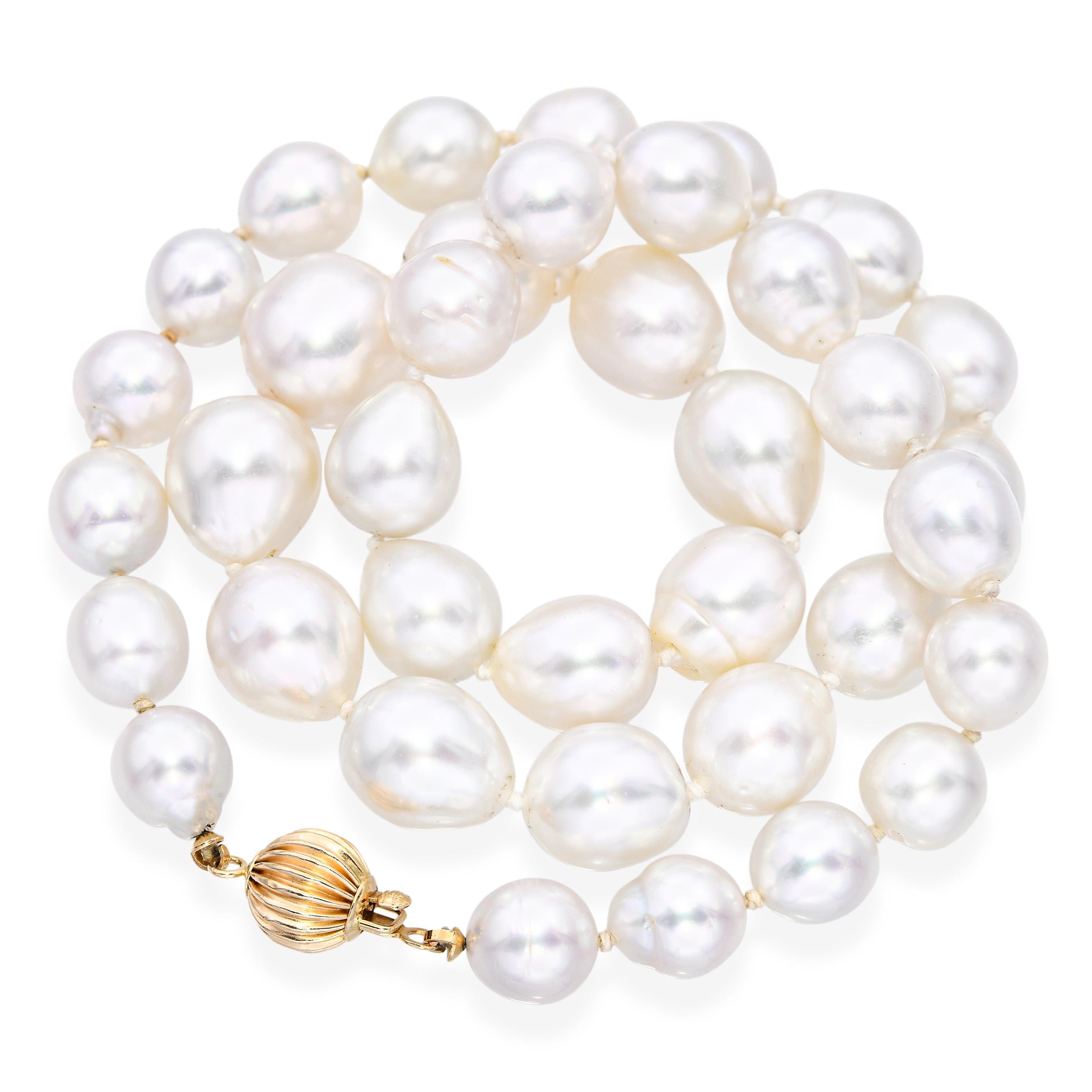 Vintage 14k Yellow Gold Graduating South Sea Pearl Strand