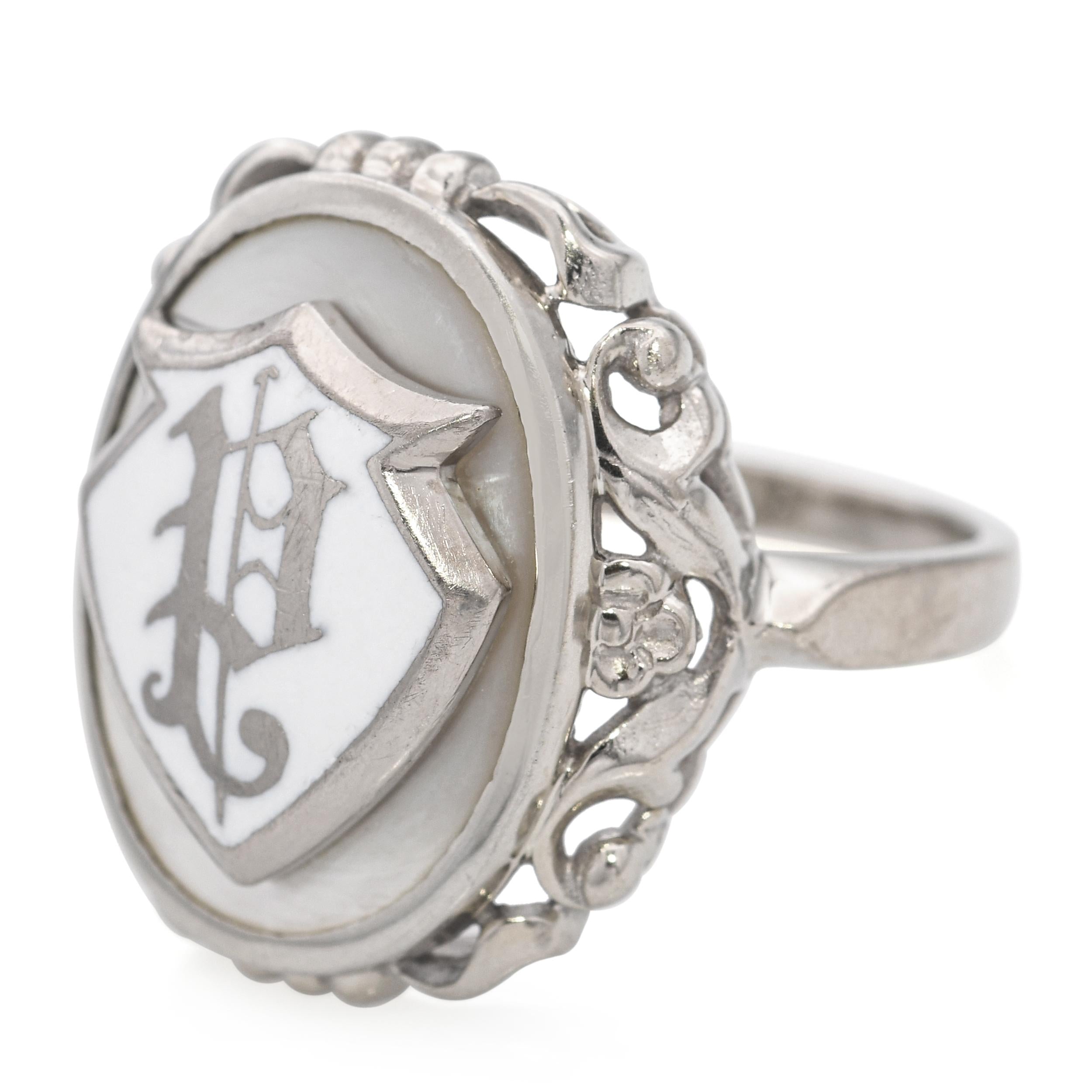 Vintage 10K White Gold Mother of Pearl "P" Monogram Enamel Ring