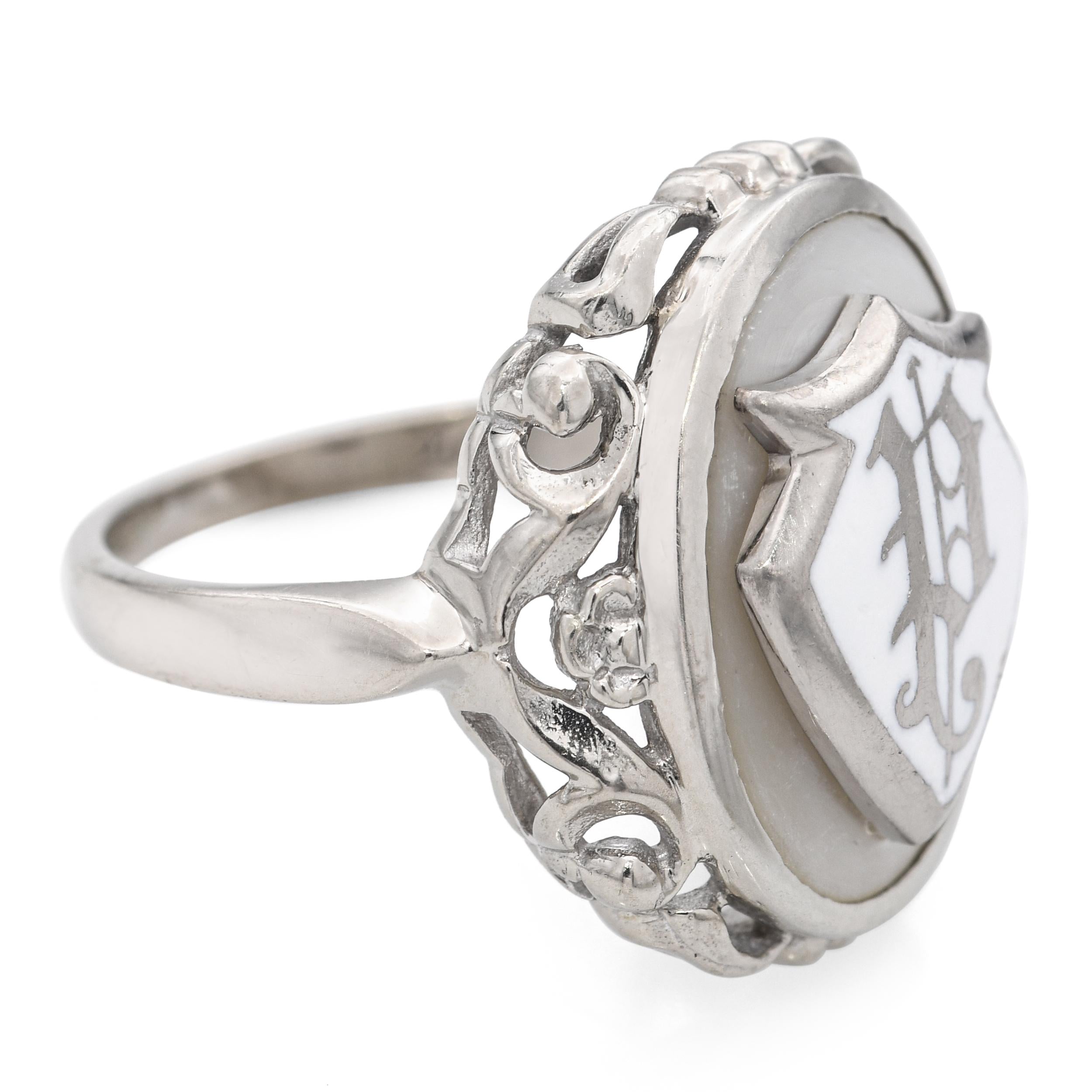 Vintage 10K White Gold Mother of Pearl "P" Monogram Enamel Ring