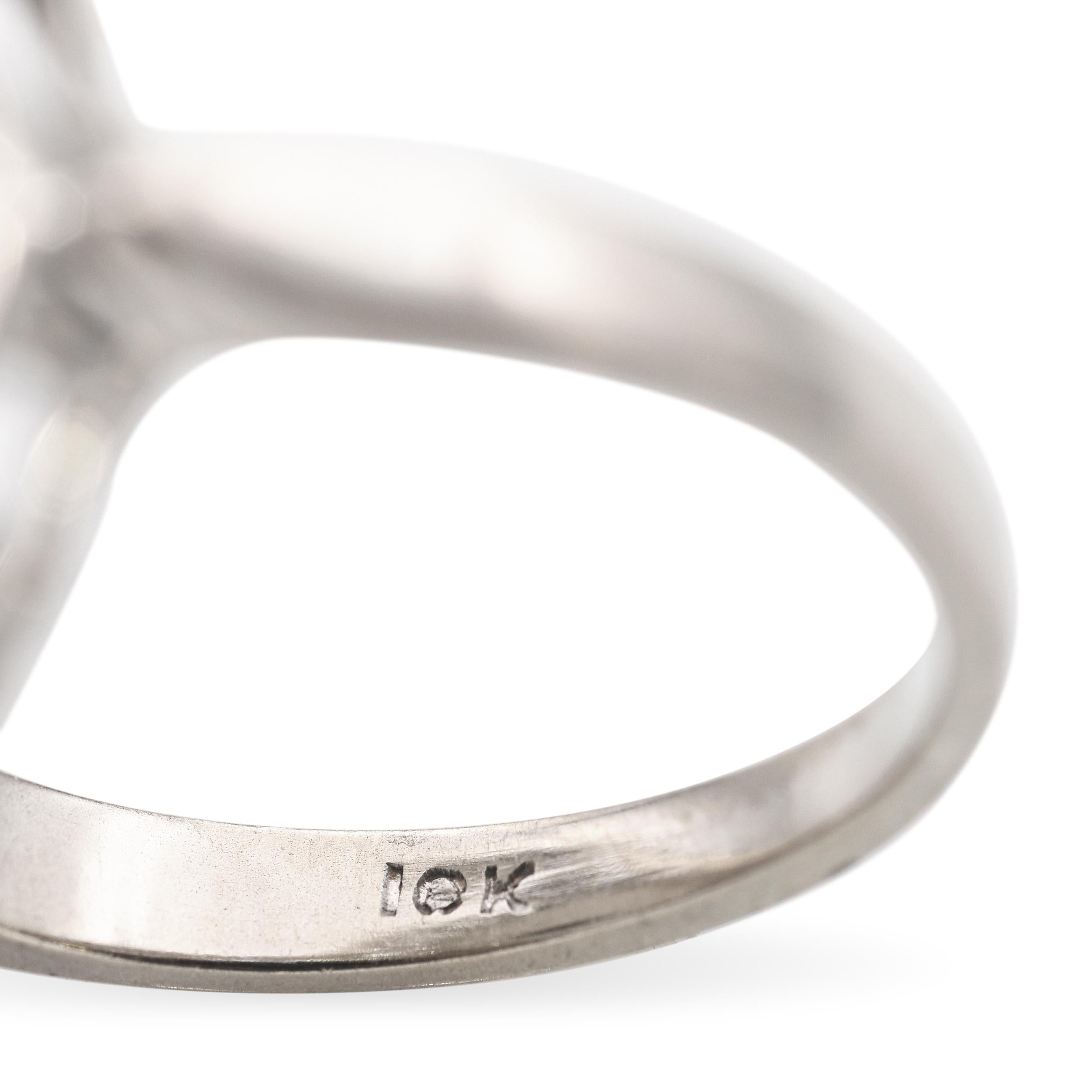 Vintage 10K White Gold Mother of Pearl "P" Monogram Enamel Ring