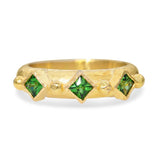 Elizabeth Locke Harlequin 19K Yellow Gold Tsavorite Band Ring