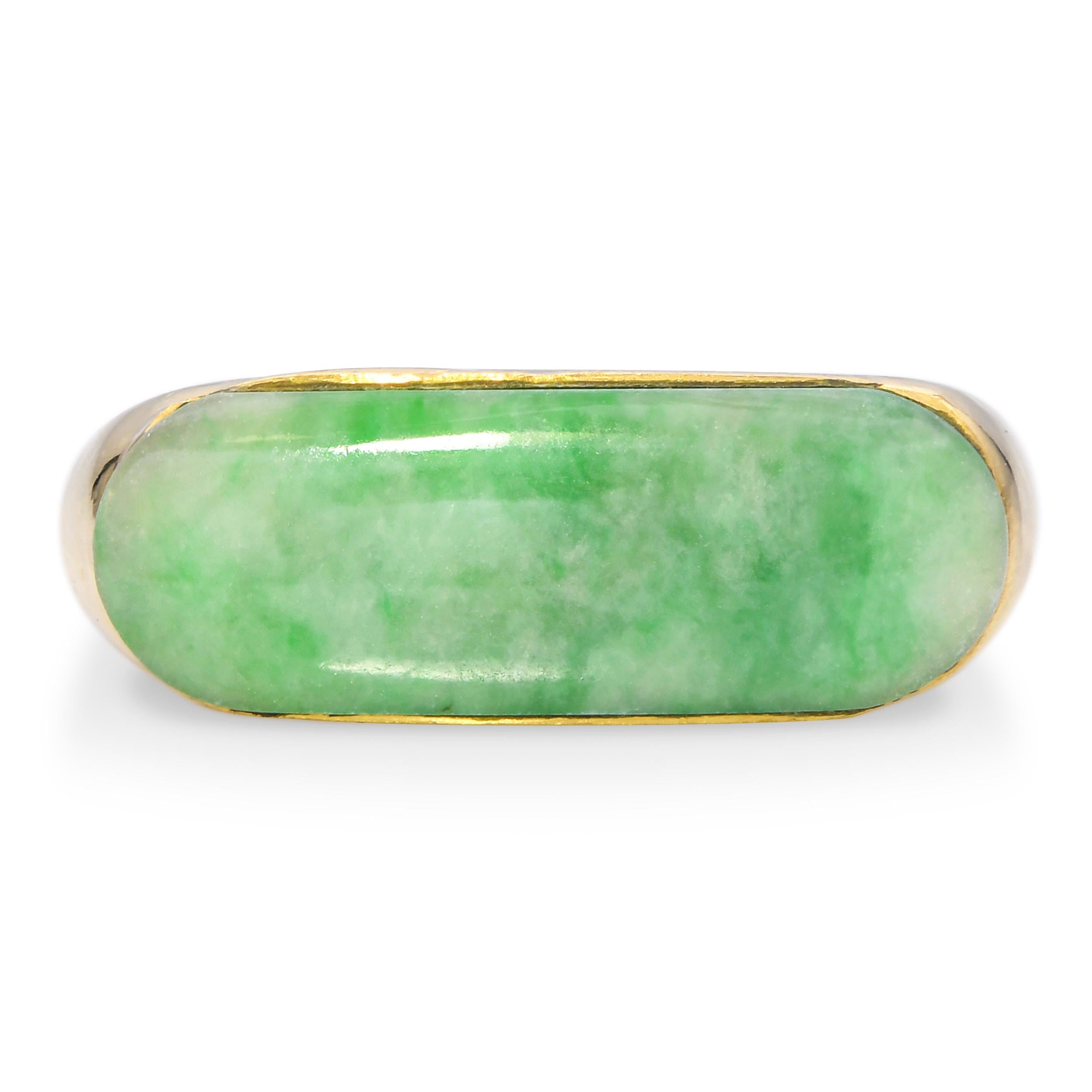 Vintage 24k Yellow Gold Jade Saddle Ring