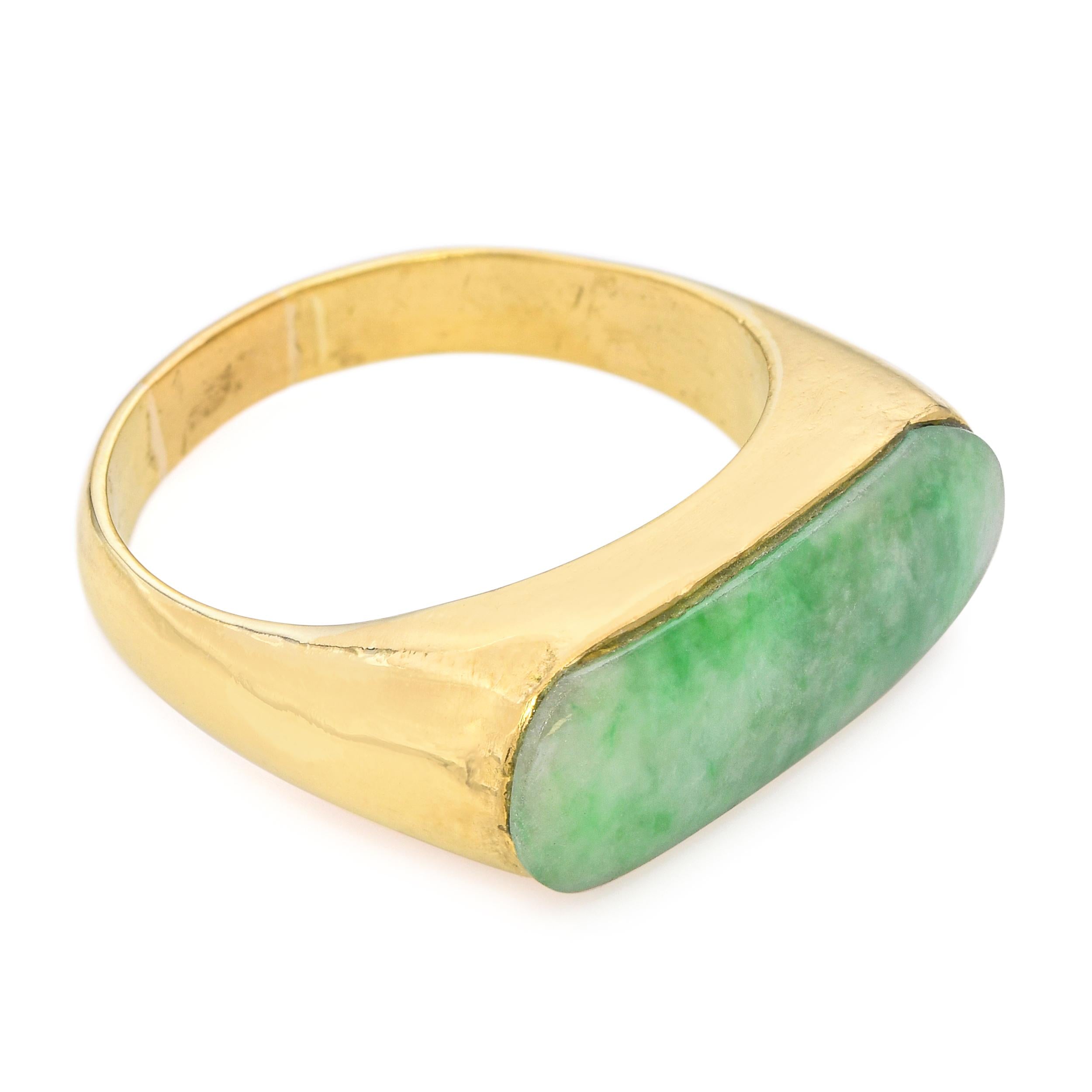 Vintage 24k Yellow Gold Jade Saddle Ring