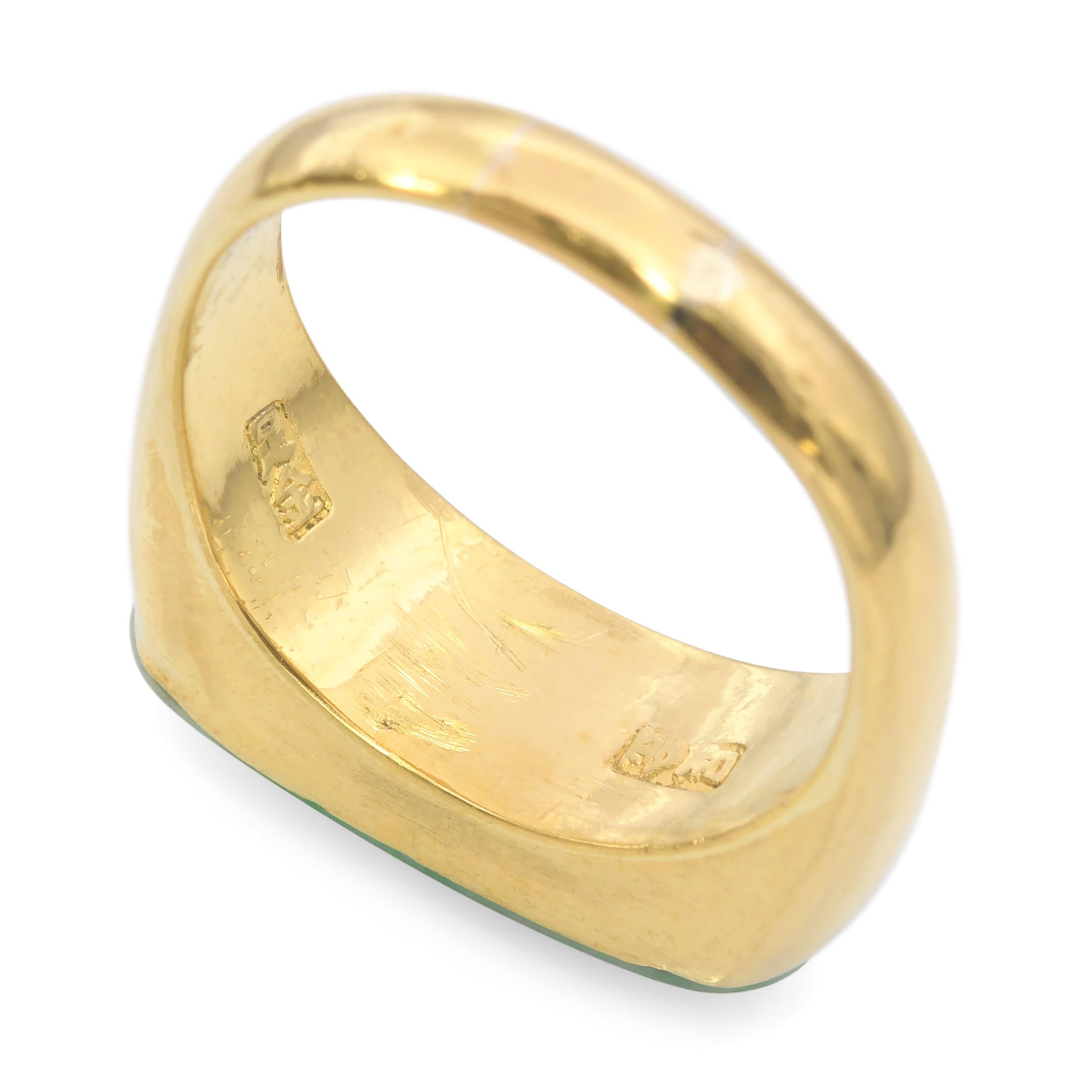 Vintage 24k Yellow Gold Jade Saddle Ring