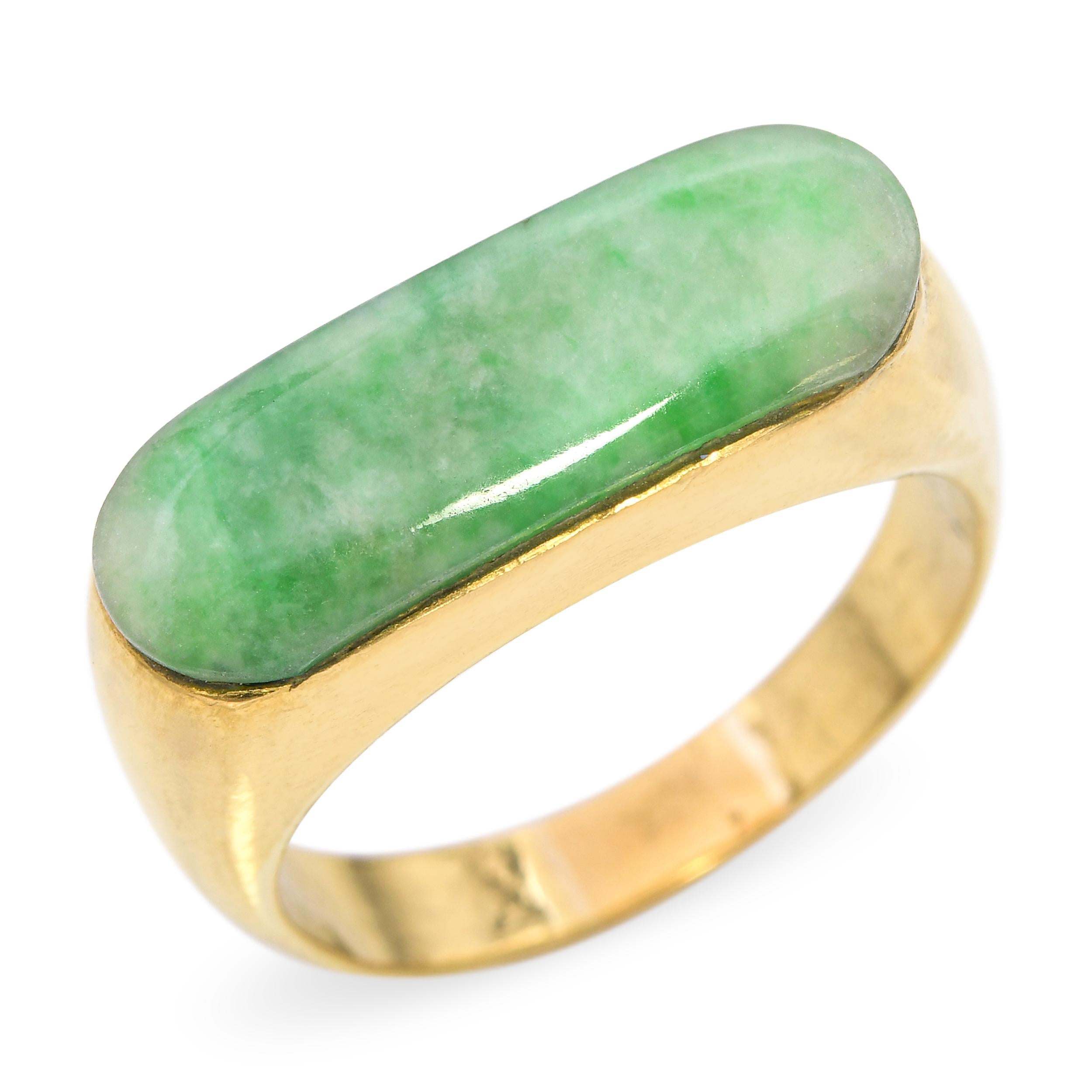 Vintage 24k Yellow Gold Jade Saddle Ring
