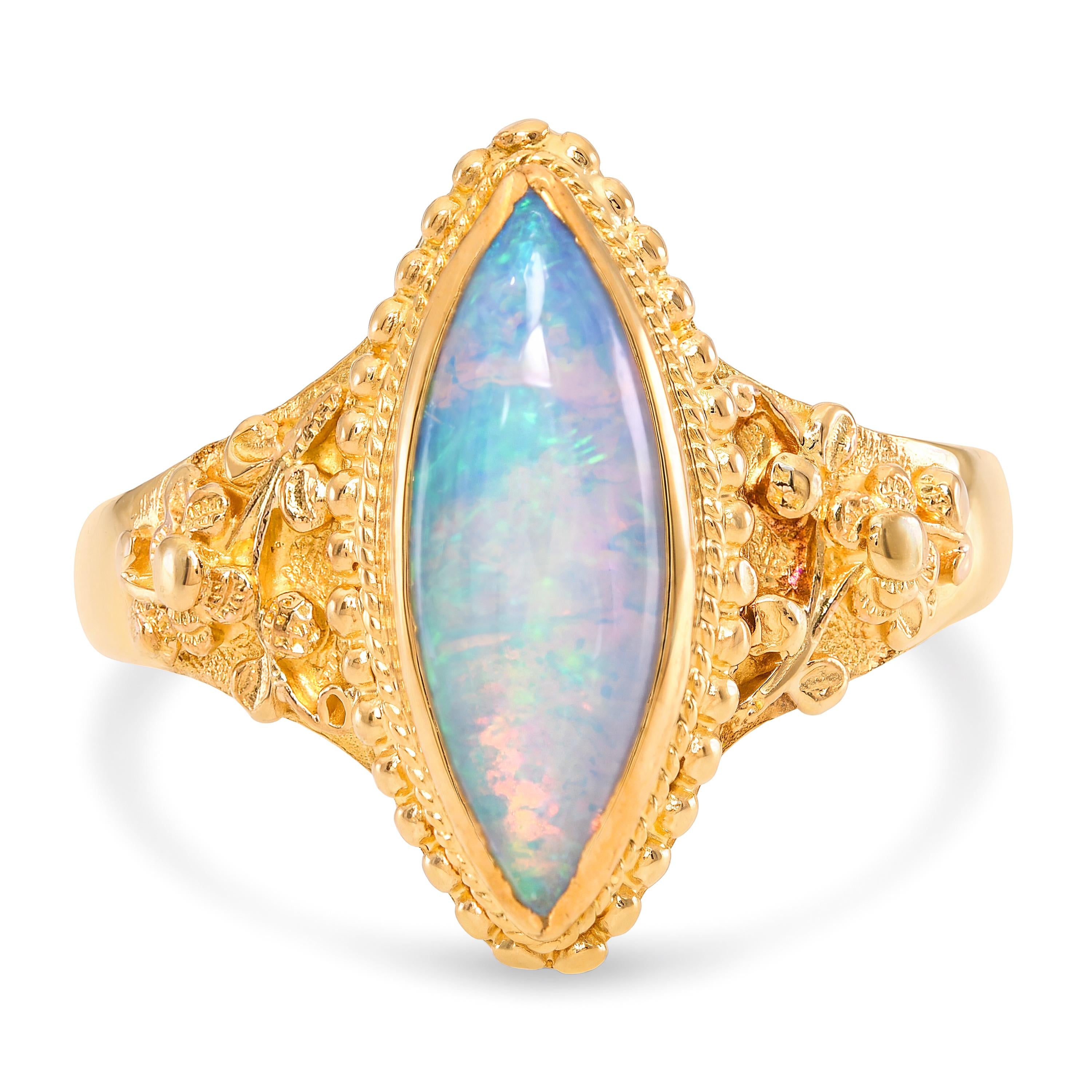 Vintage 24k Gold Opal Asian Floral Detail Ring