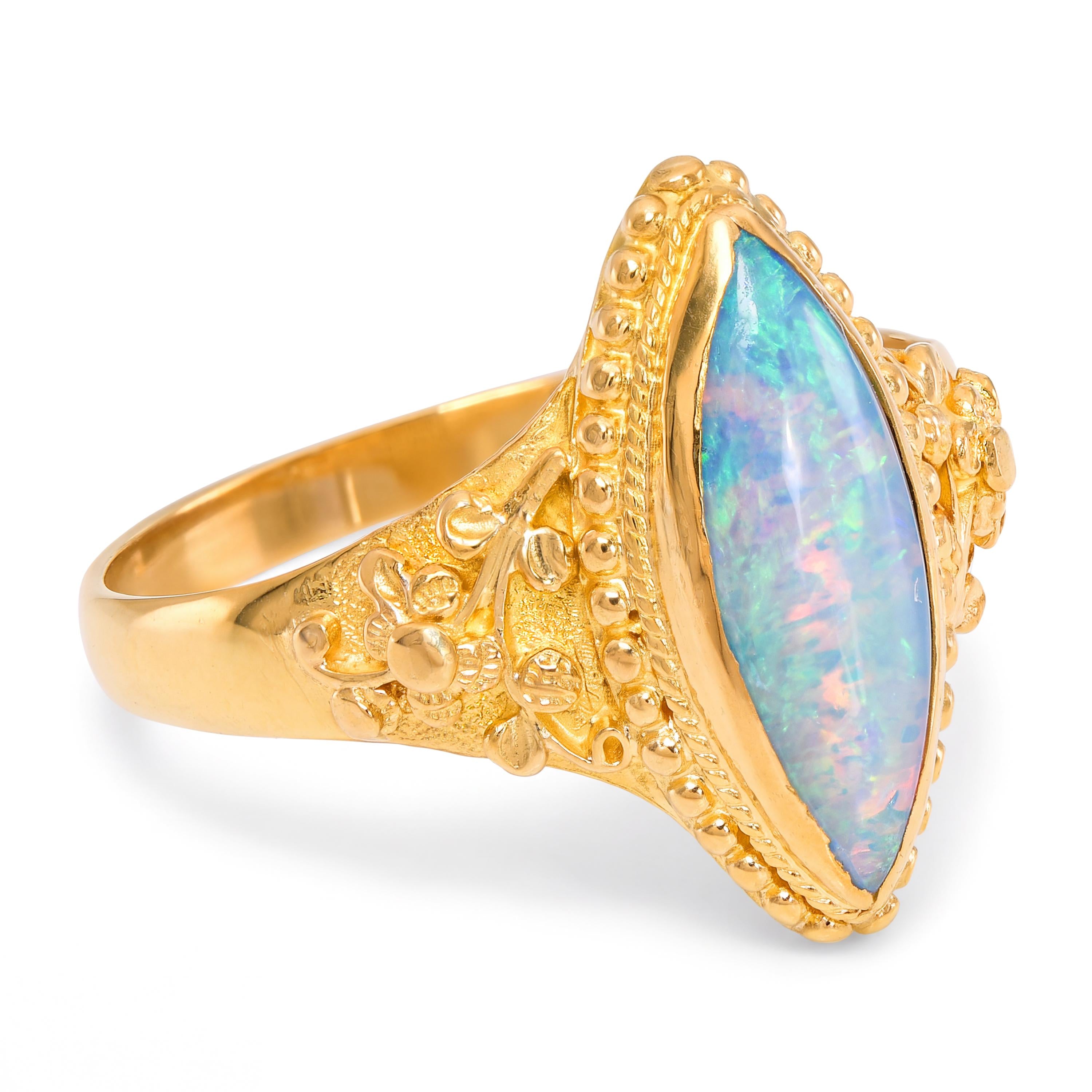 Vintage 24k Gold Opal Asian Floral Detail Ring