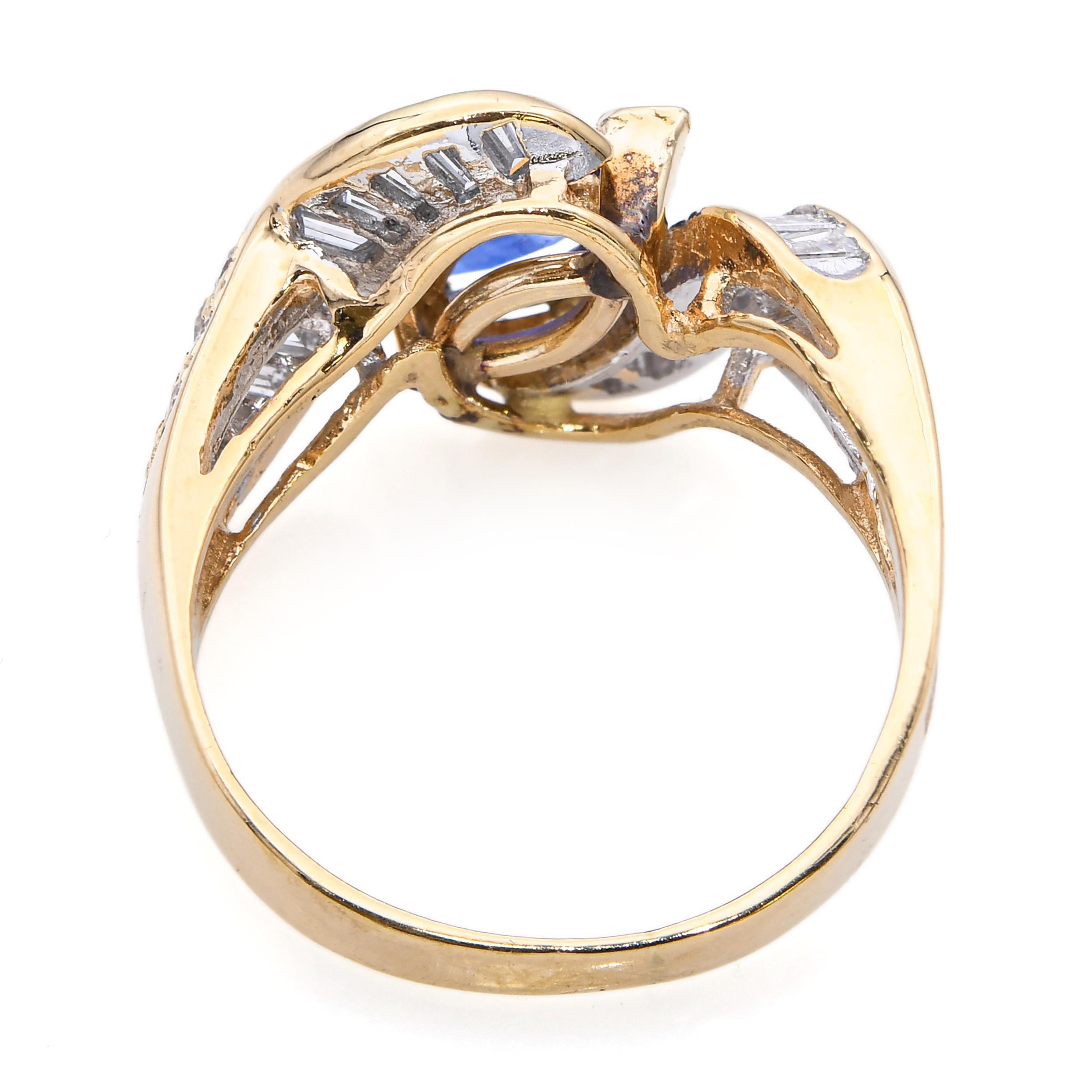 Vintage 18k Yellow Gold Blue Sapphire and 1.58tcw Diamond Ring
