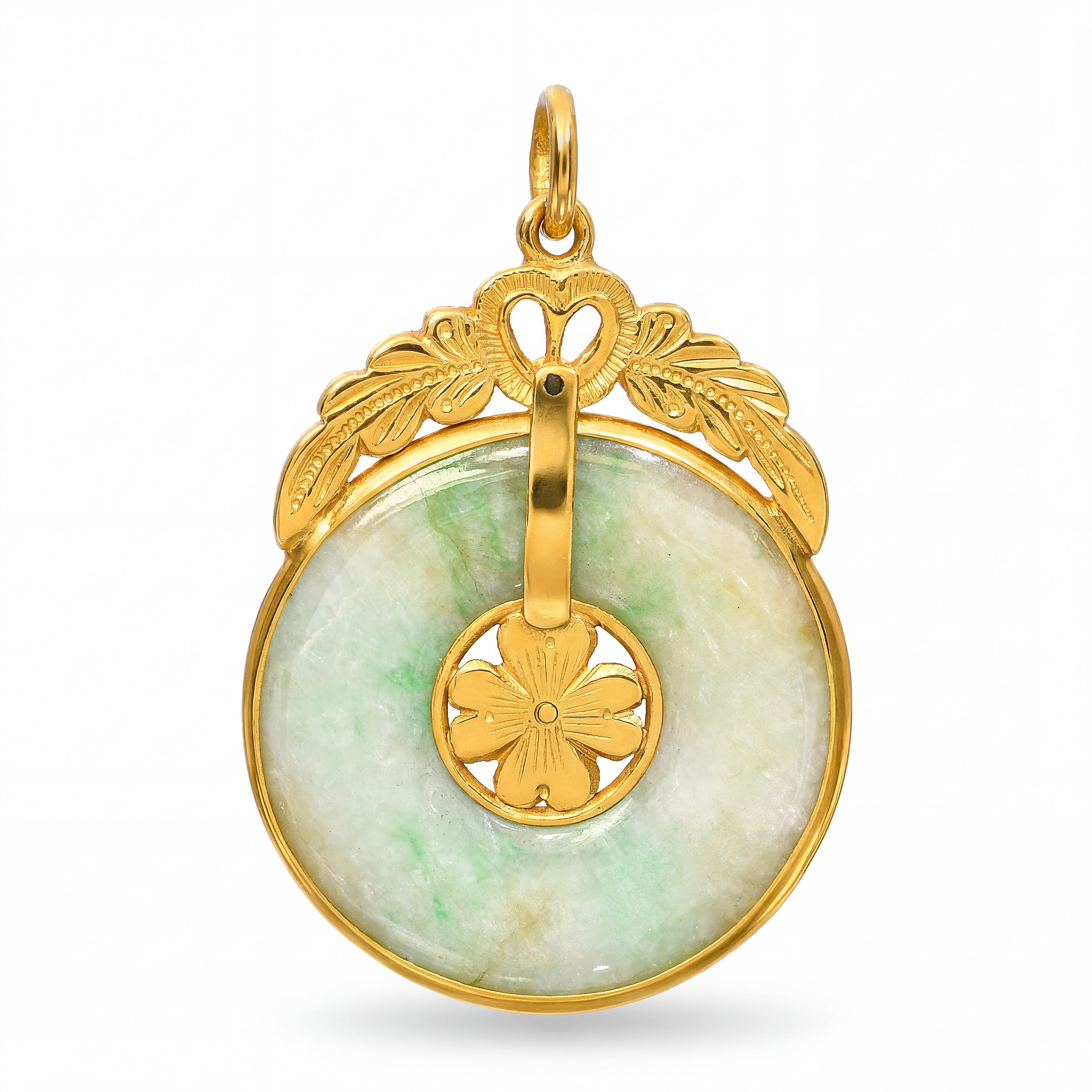 Vintage 22k Yellow Gold Jadeite Jade Donut Disk Pendant