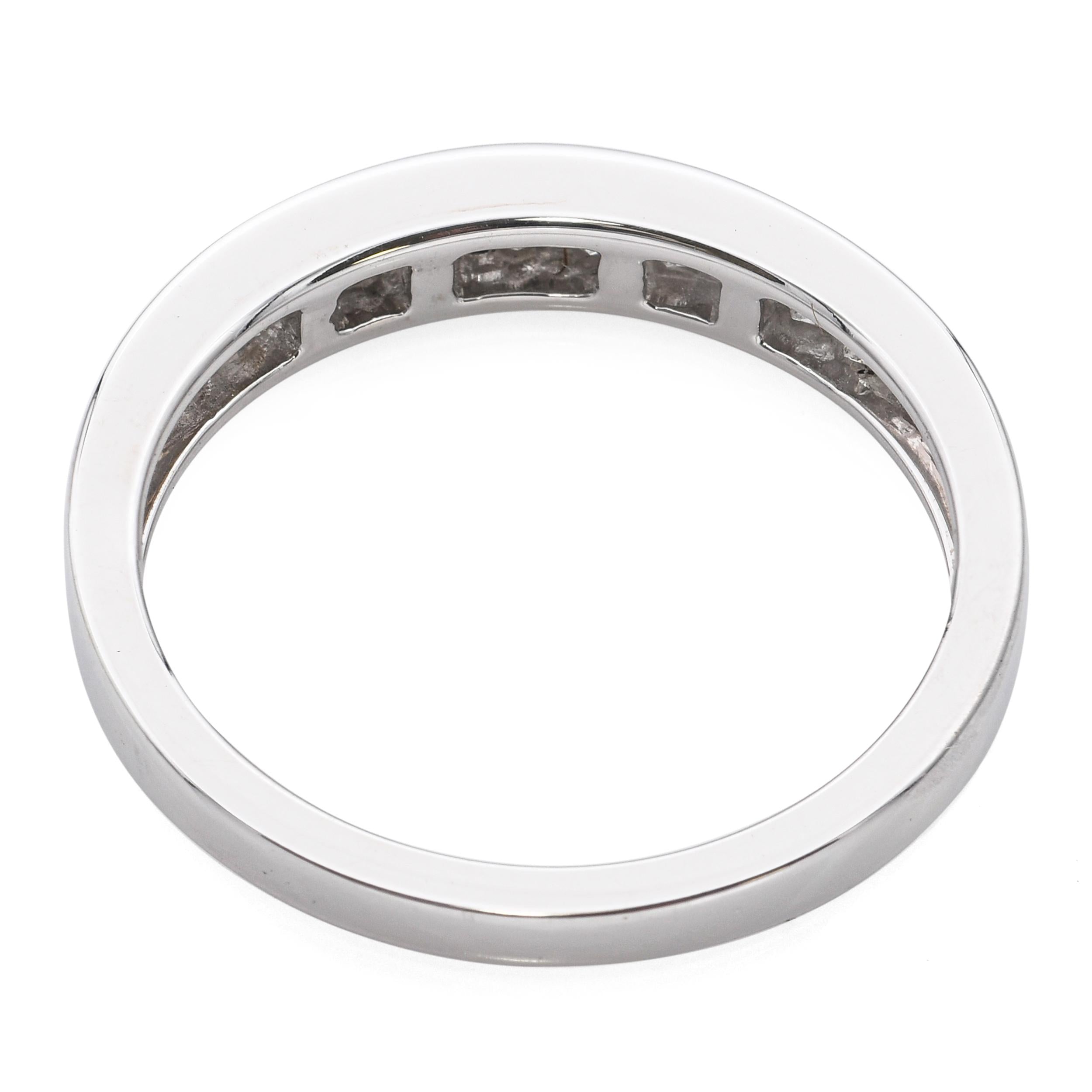 18k White Gold 0.66tcw Princess Cut Diamond Band Ring