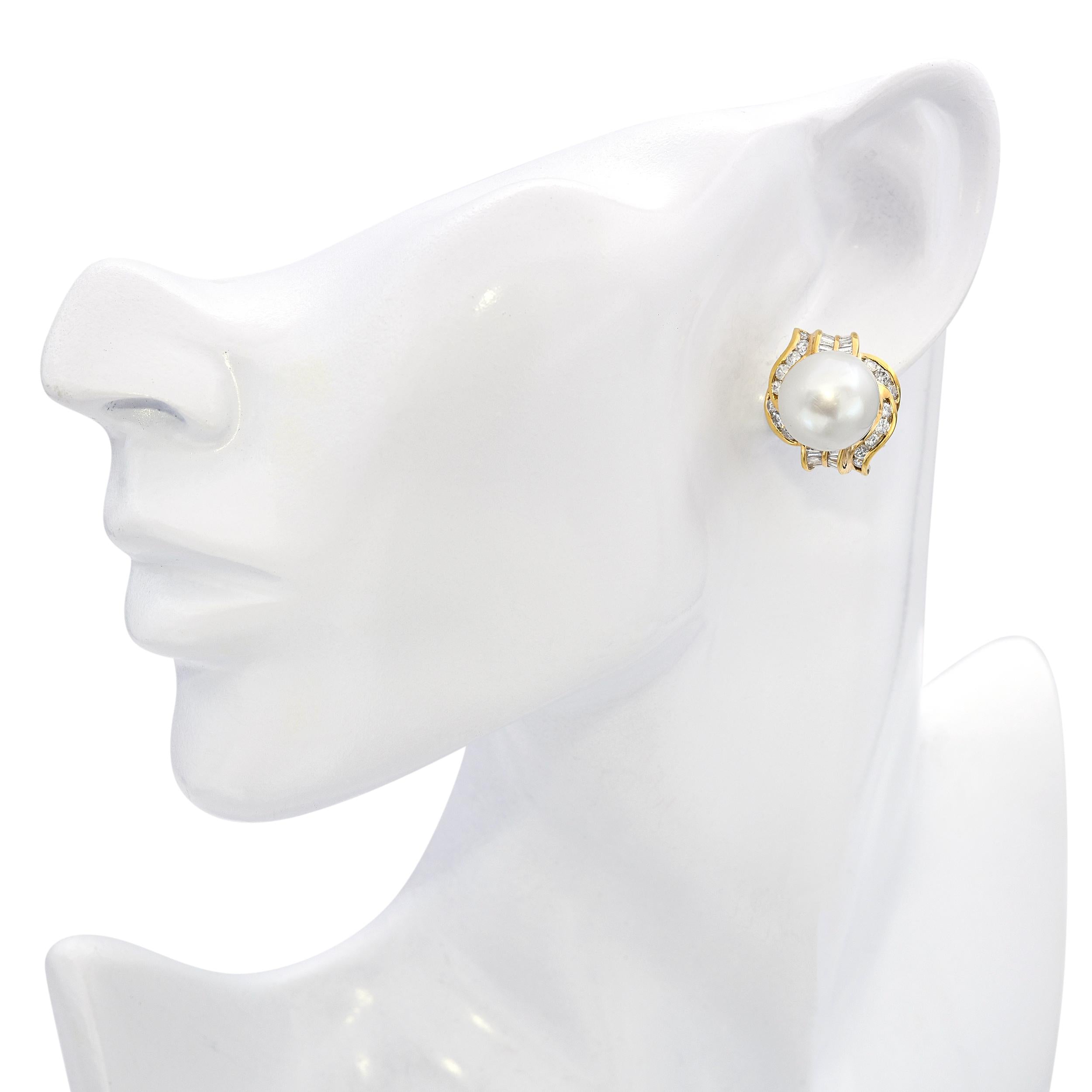 Vintage 18k Yellow Gold Akoya Pearl and Diamond Earrings