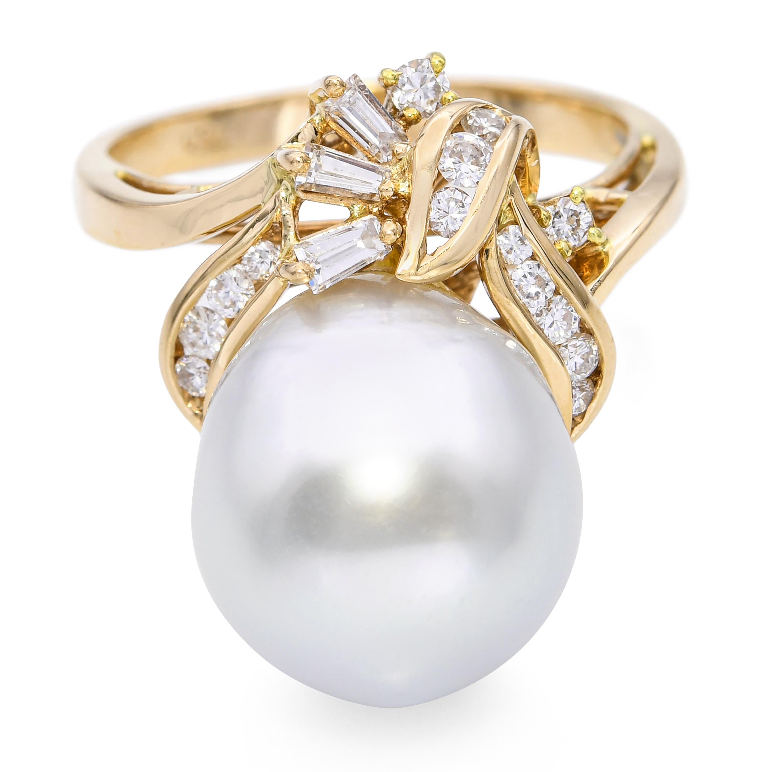 Vintage 18k Yellow Gold South Sea Pearl and Diamond Ring