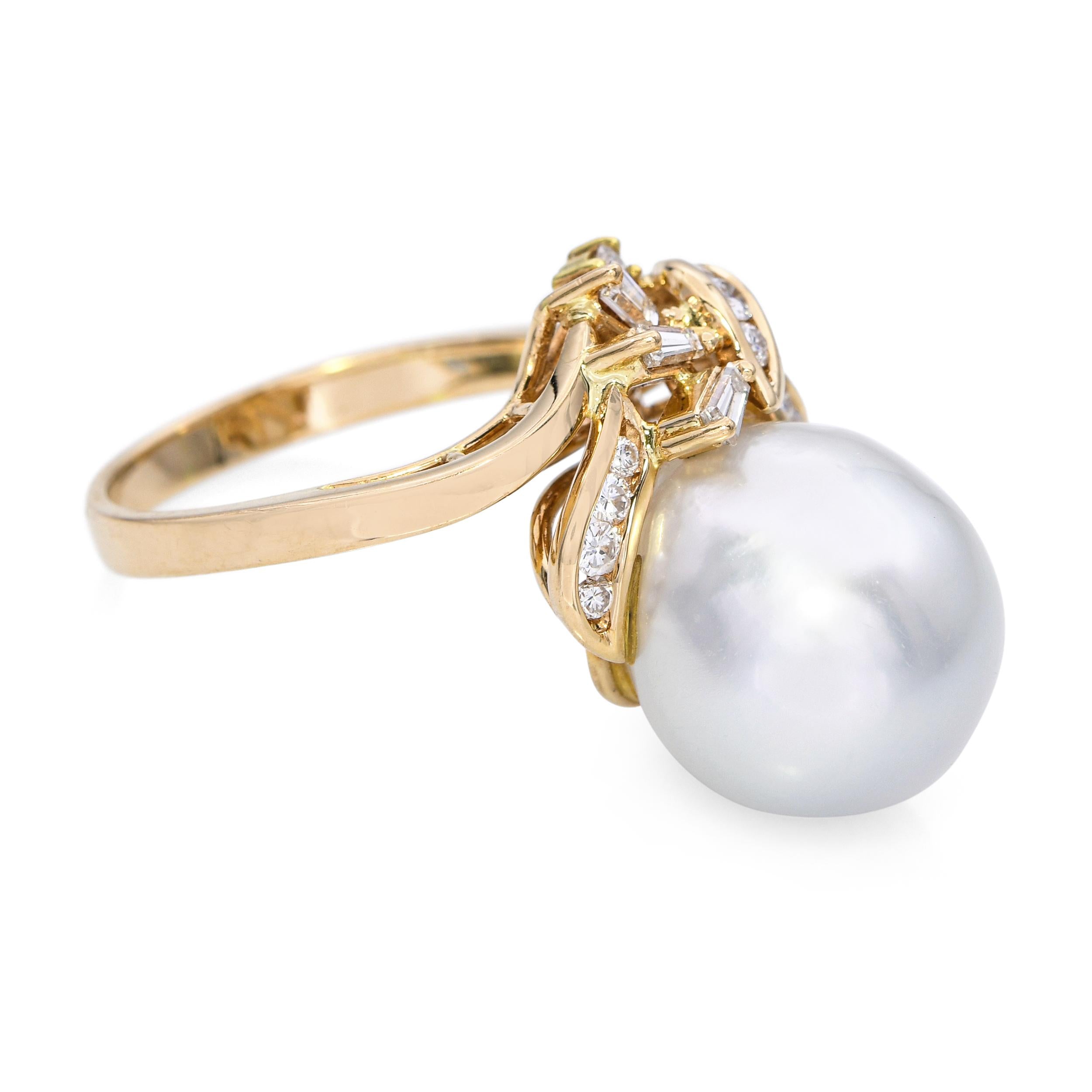 Vintage 18k Yellow Gold South Sea Pearl and Diamond Ring