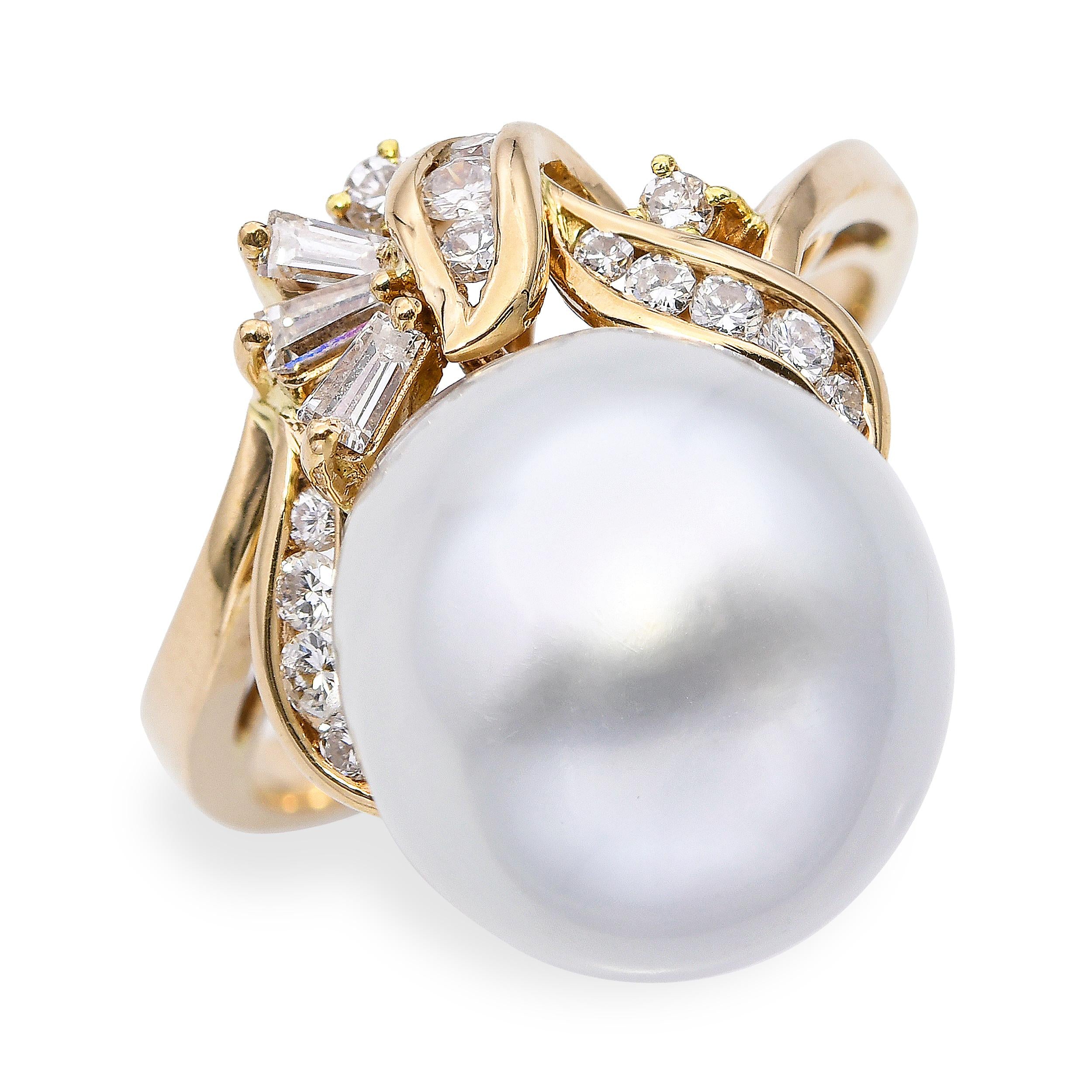 Vintage 18k Yellow Gold South Sea Pearl and Diamond Ring
