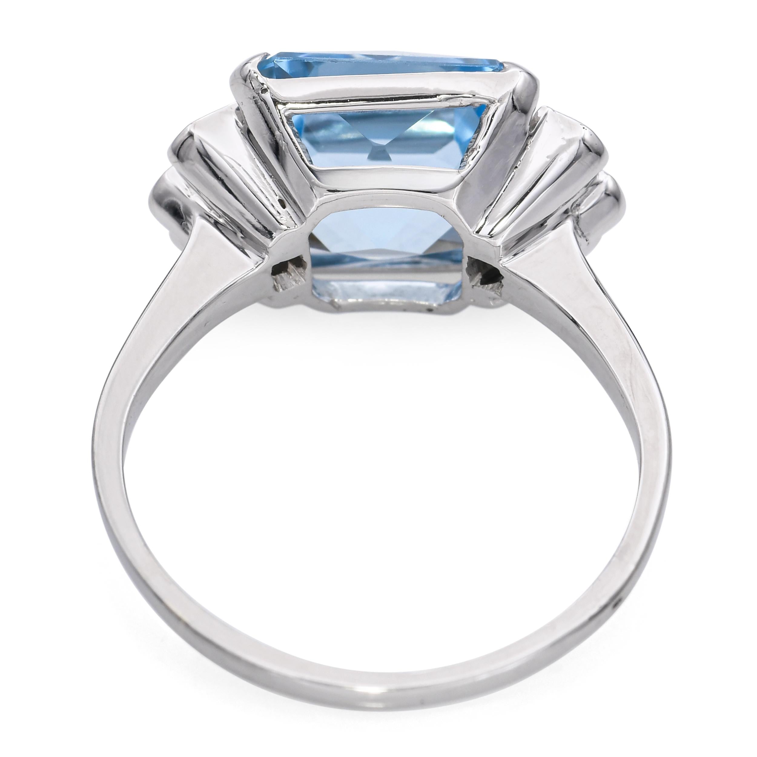 Vintage 18k White Gold 5.82ct Aquamarine and Diamond Ring