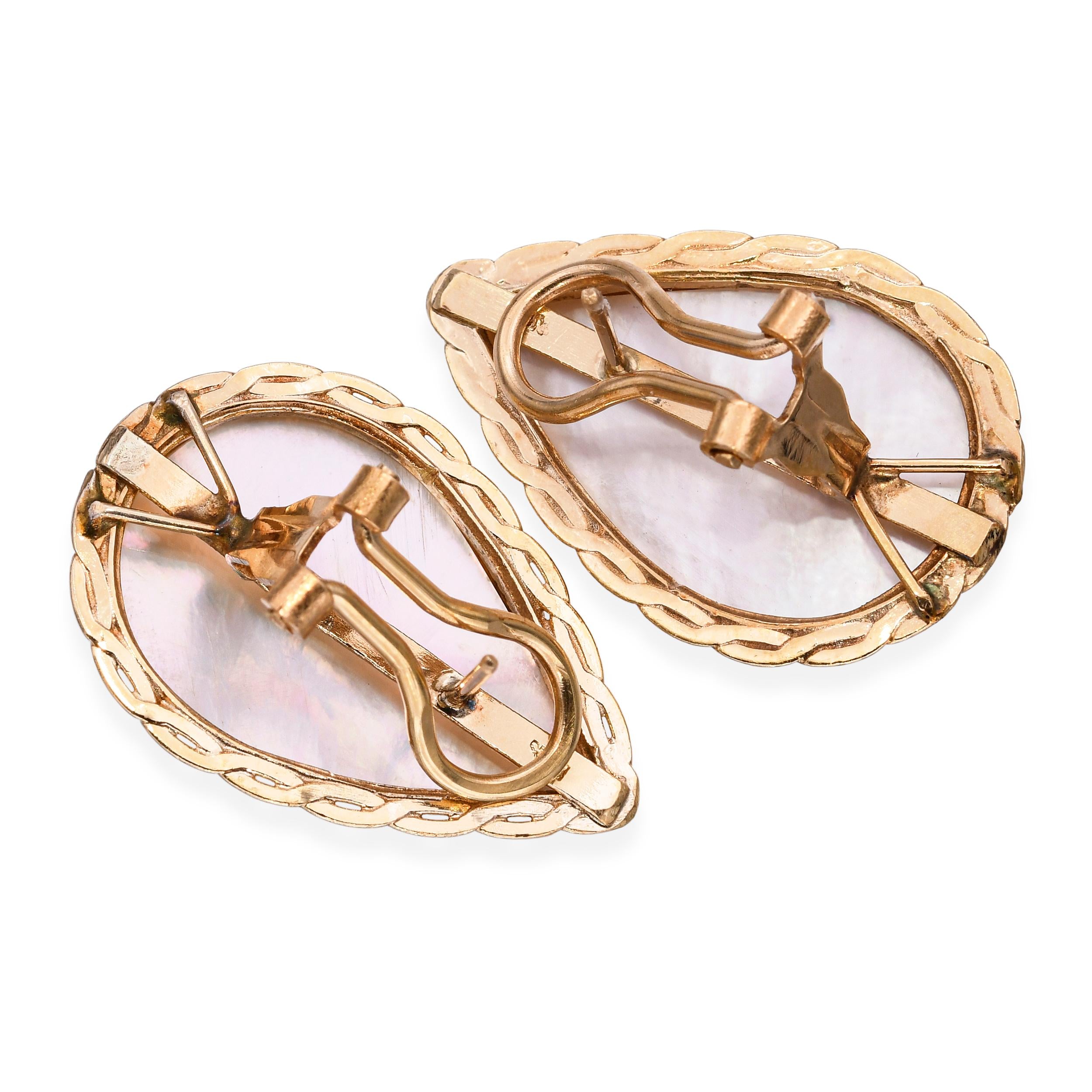 Vintage 14k Yellow Gold Mabe Pearl Teardrop Earrings