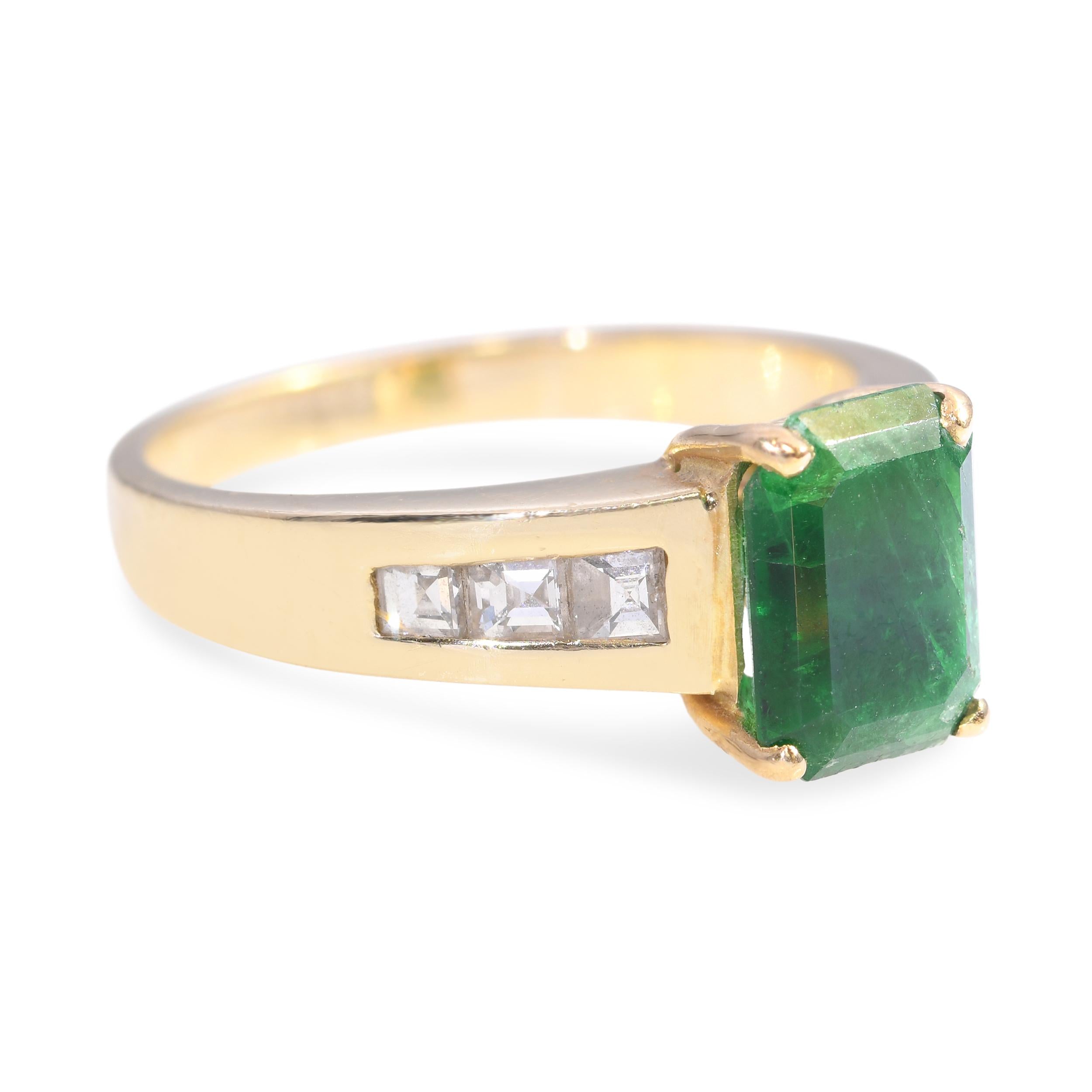 Vintage 14k Yellow Gold 1.70ct Emerald and Diamond Ring