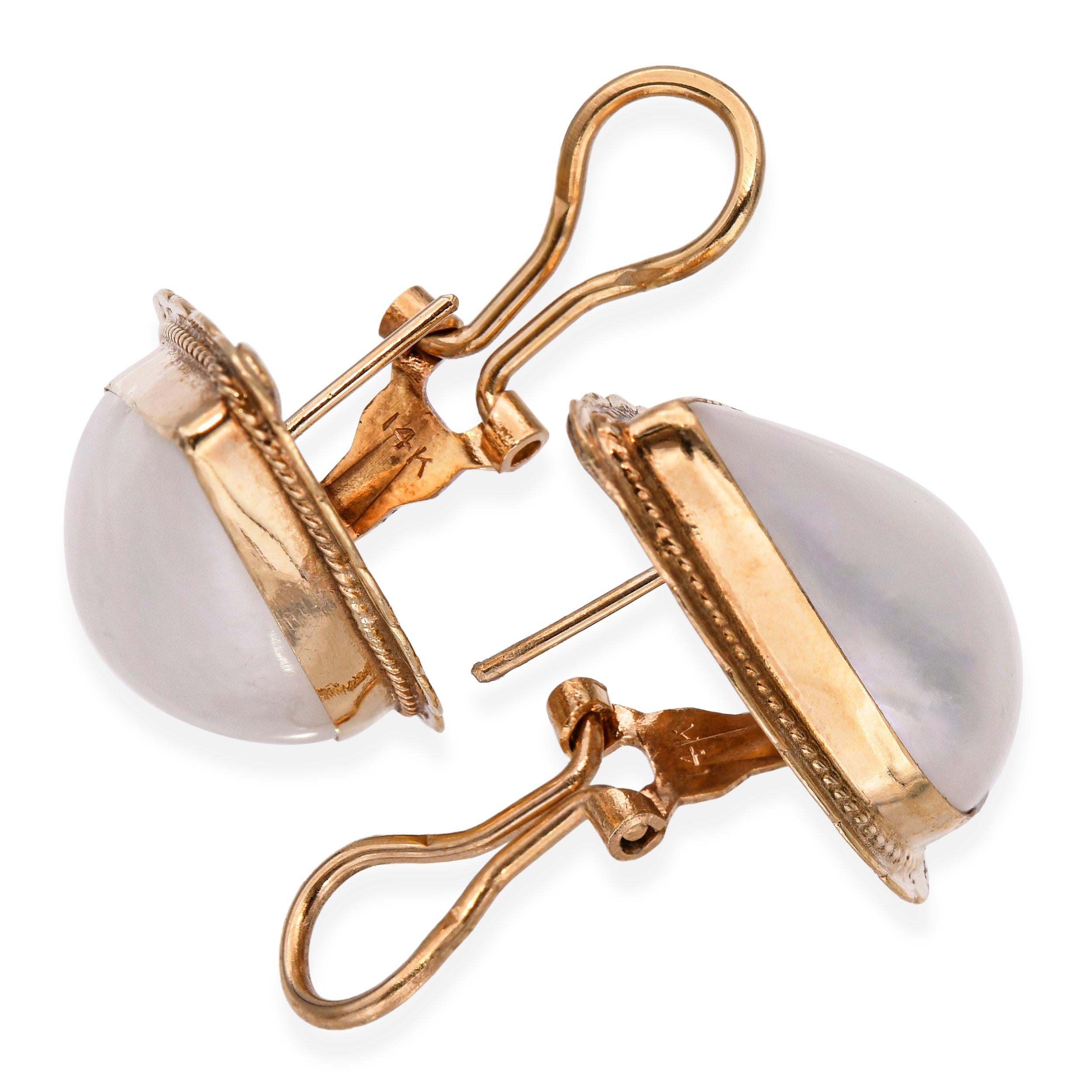 Vintage 14k Yellow Gold Mabe Pearl Teardrop Earrings