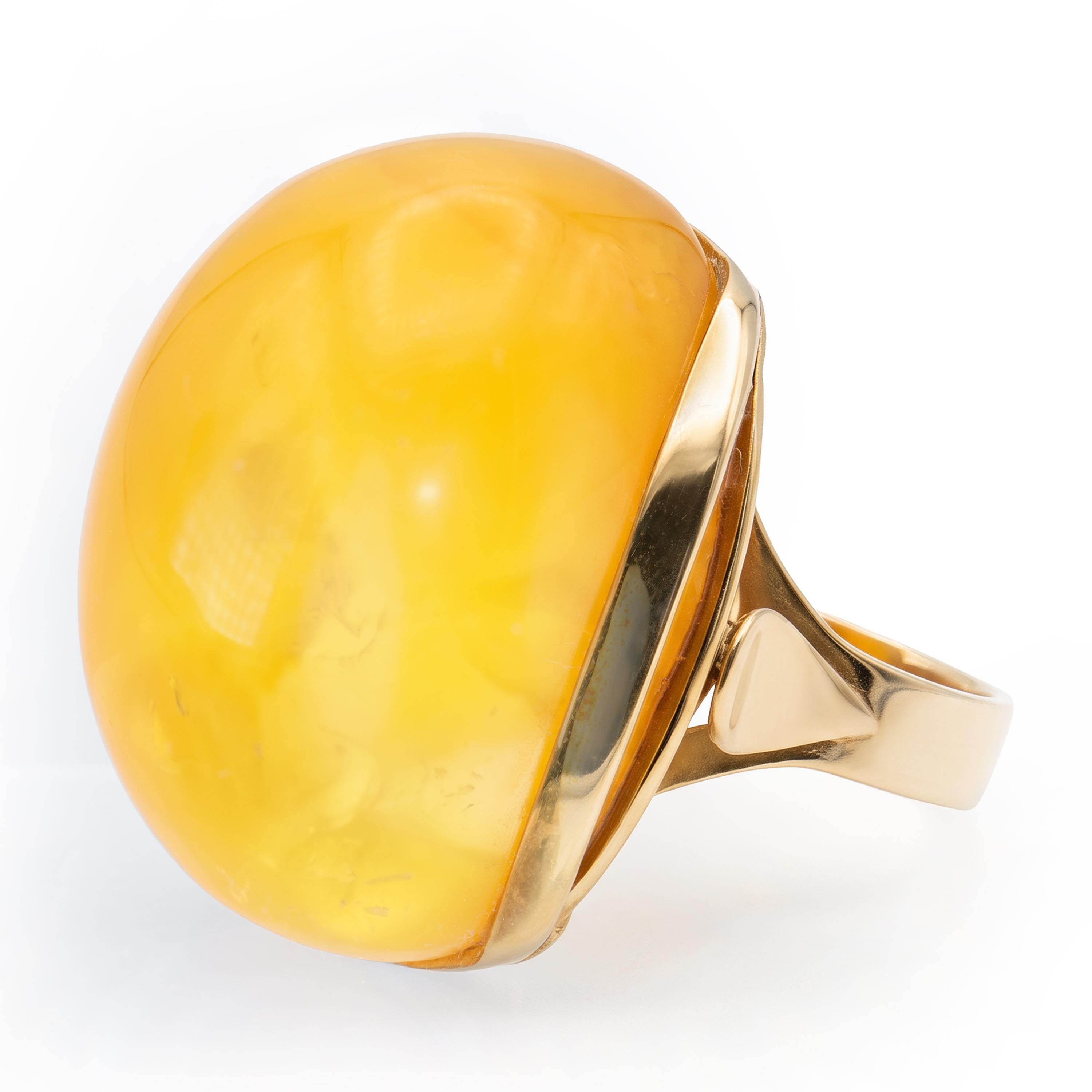 Vintage 14k Yellow Gold Butterscotch Amber Cabochon Cocktail Ring