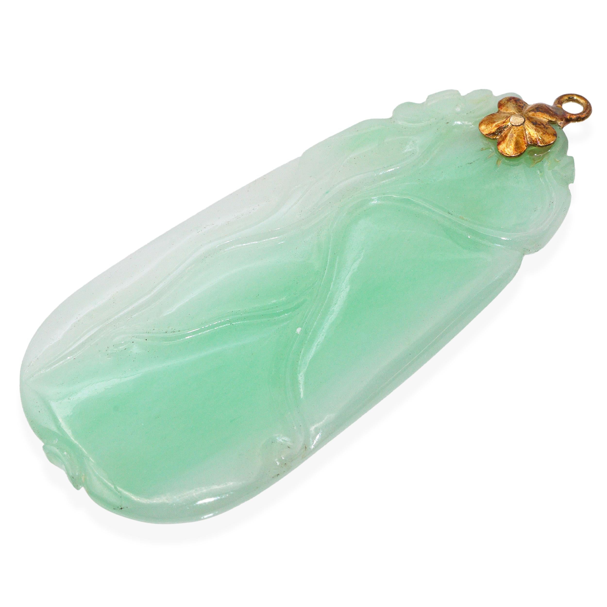 Vintage 17k Yellow Gold Hand Carved Jade Pendant