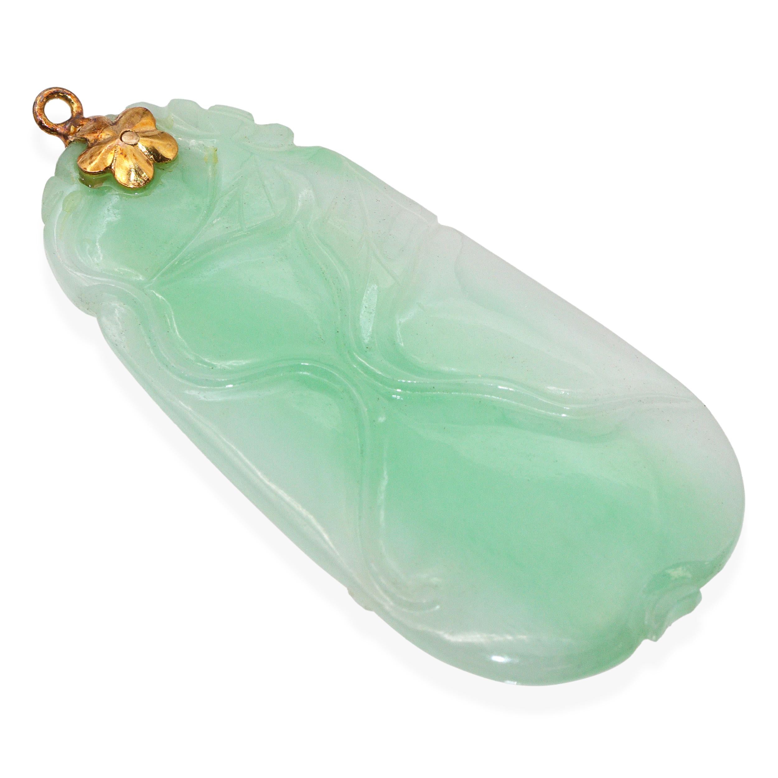 Vintage 17k Yellow Gold Hand Carved Jade Pendant