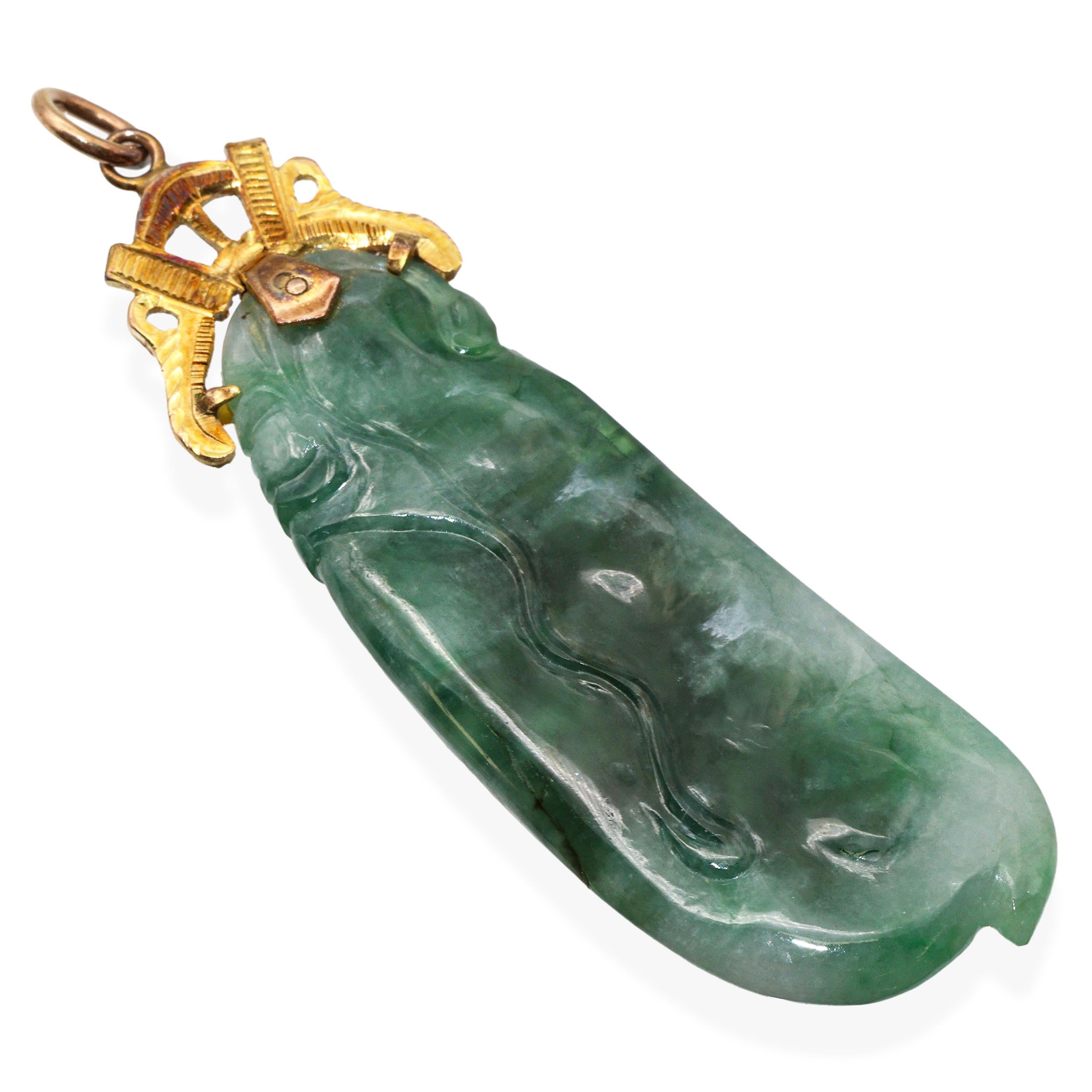 Vintage 9k Yellow Gold Hand Carved Jade Gourd Pendant