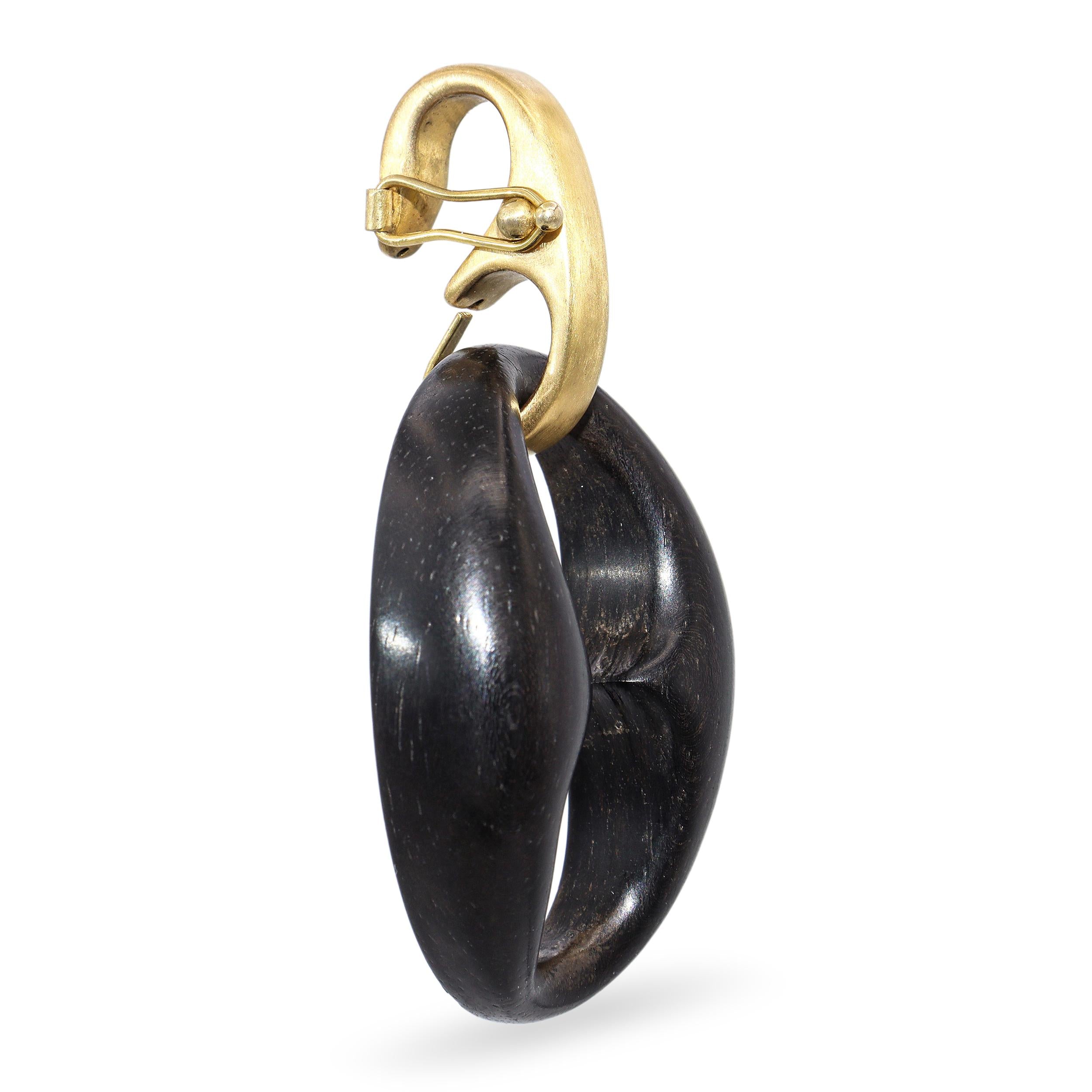Fred Leighton 18k Yellow Gold Ebony Wood Pendant