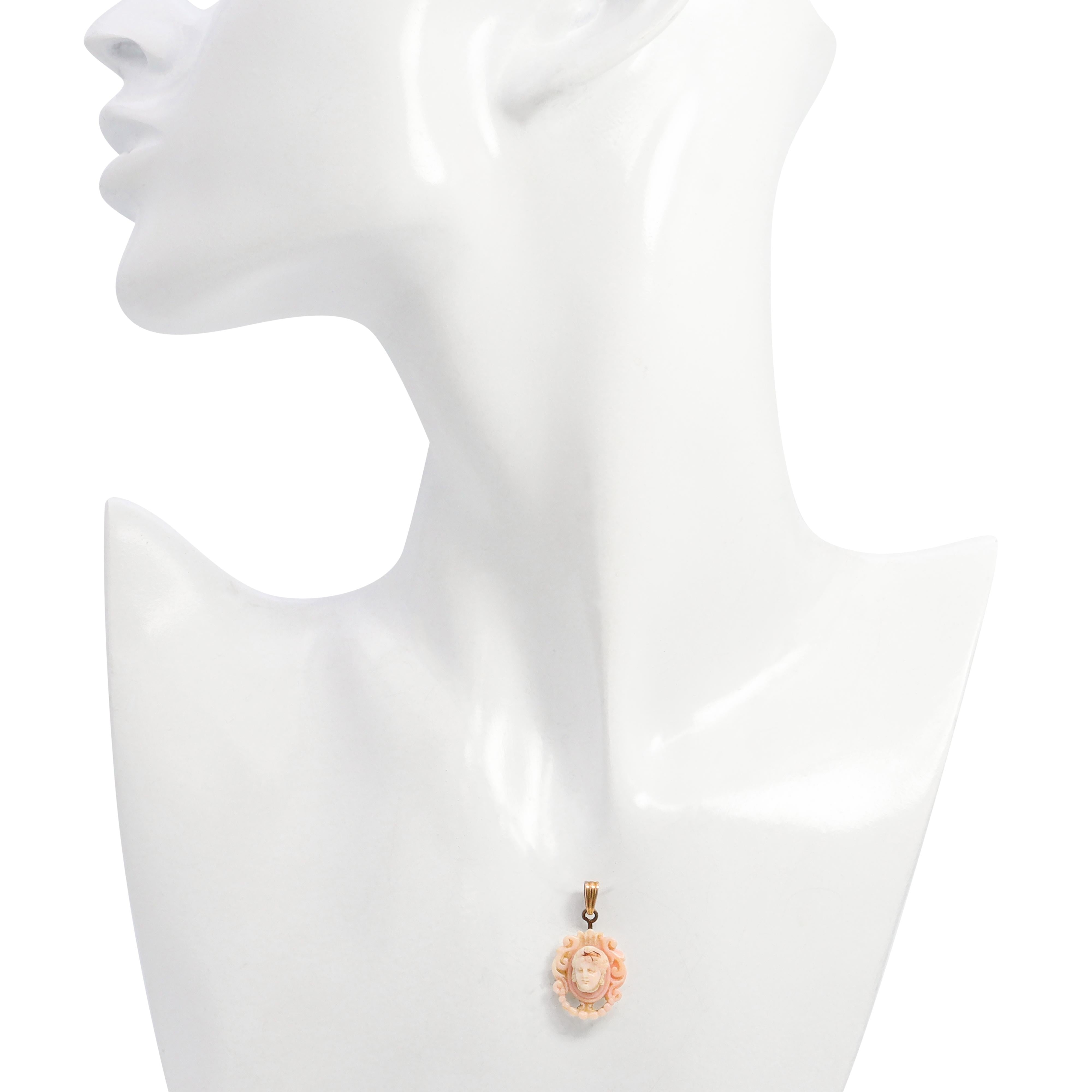 Antique 10k Yellow Gold Carved Conch Shell Female Portrait Pendant