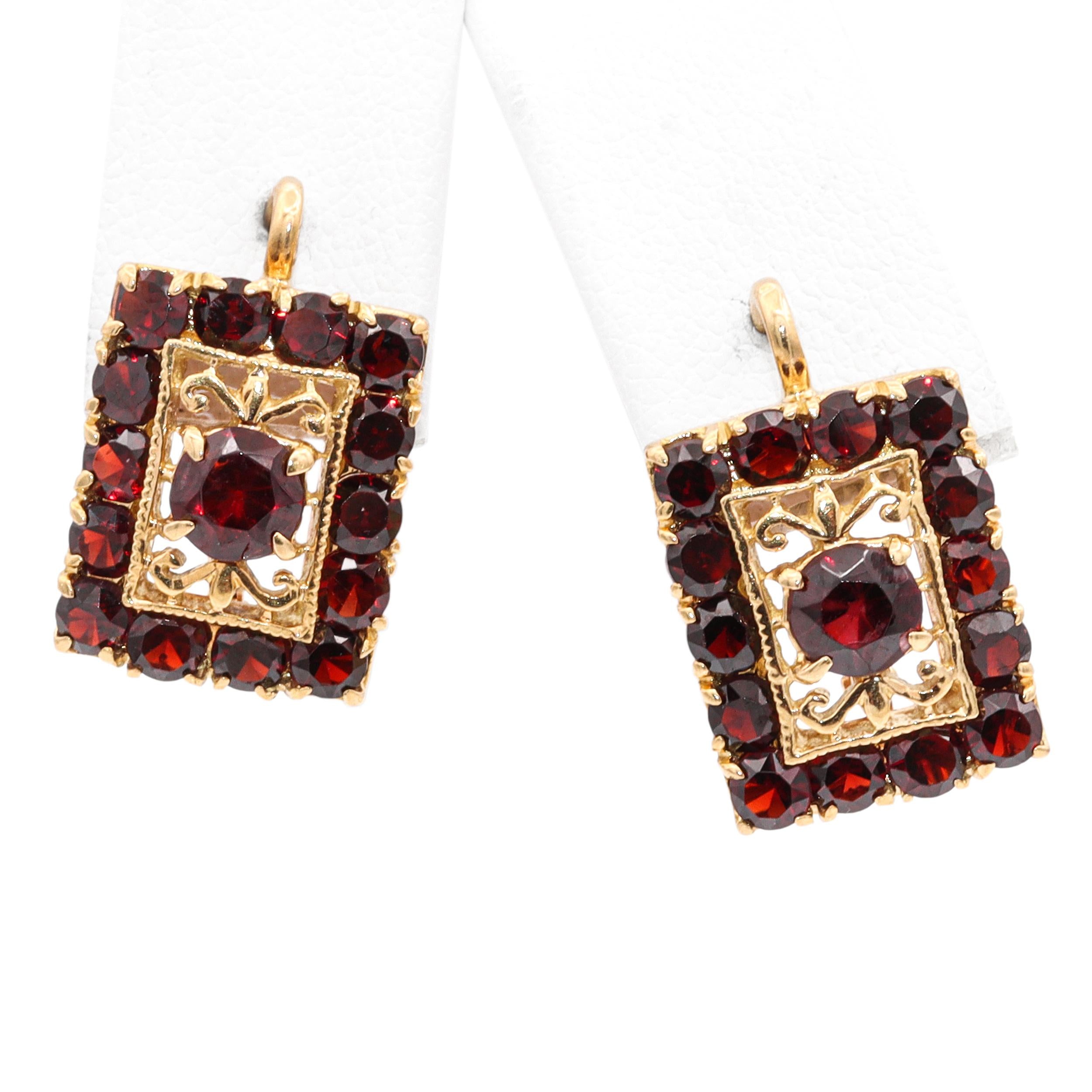 Vintage 18K Yellow Gold Garnet Cluster Earrings