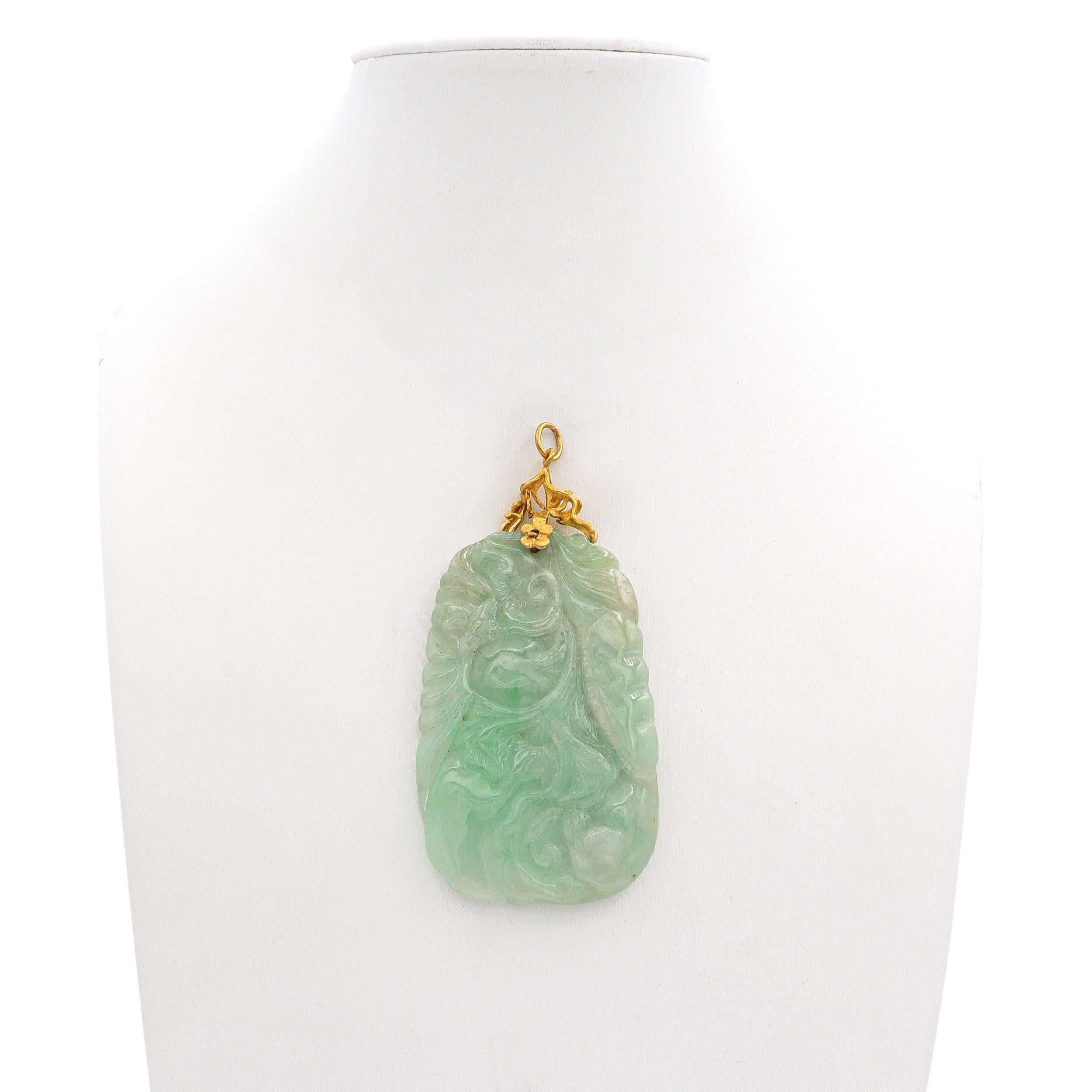 Vintage 24k Yellow Gold Hand Carved Jade Pendant
