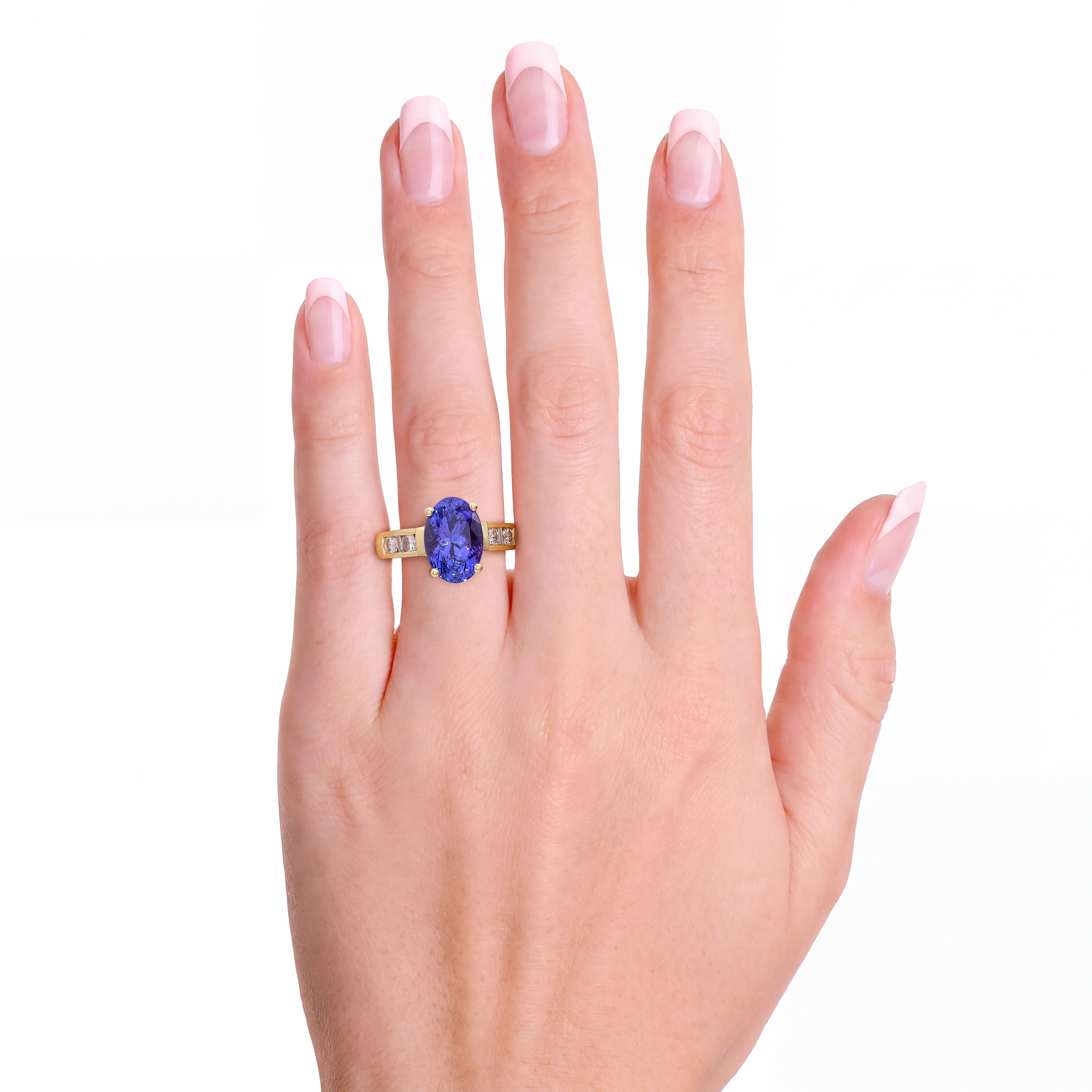 Vintage 18k Yellow Gold Tanzanite and Diamond Ring