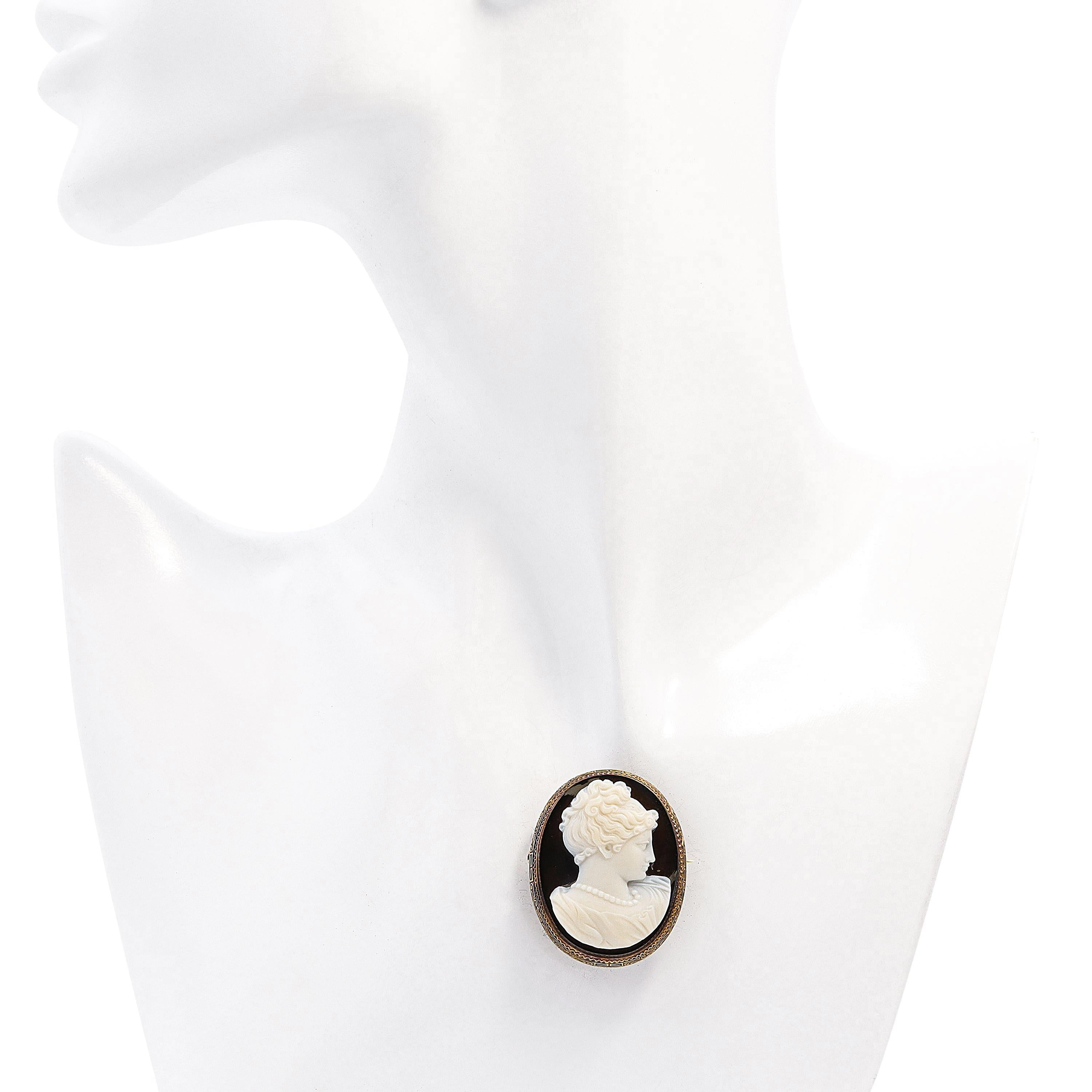 Antique 14k Yellow Gold Sardonyx Female Classical Cameo Brooch