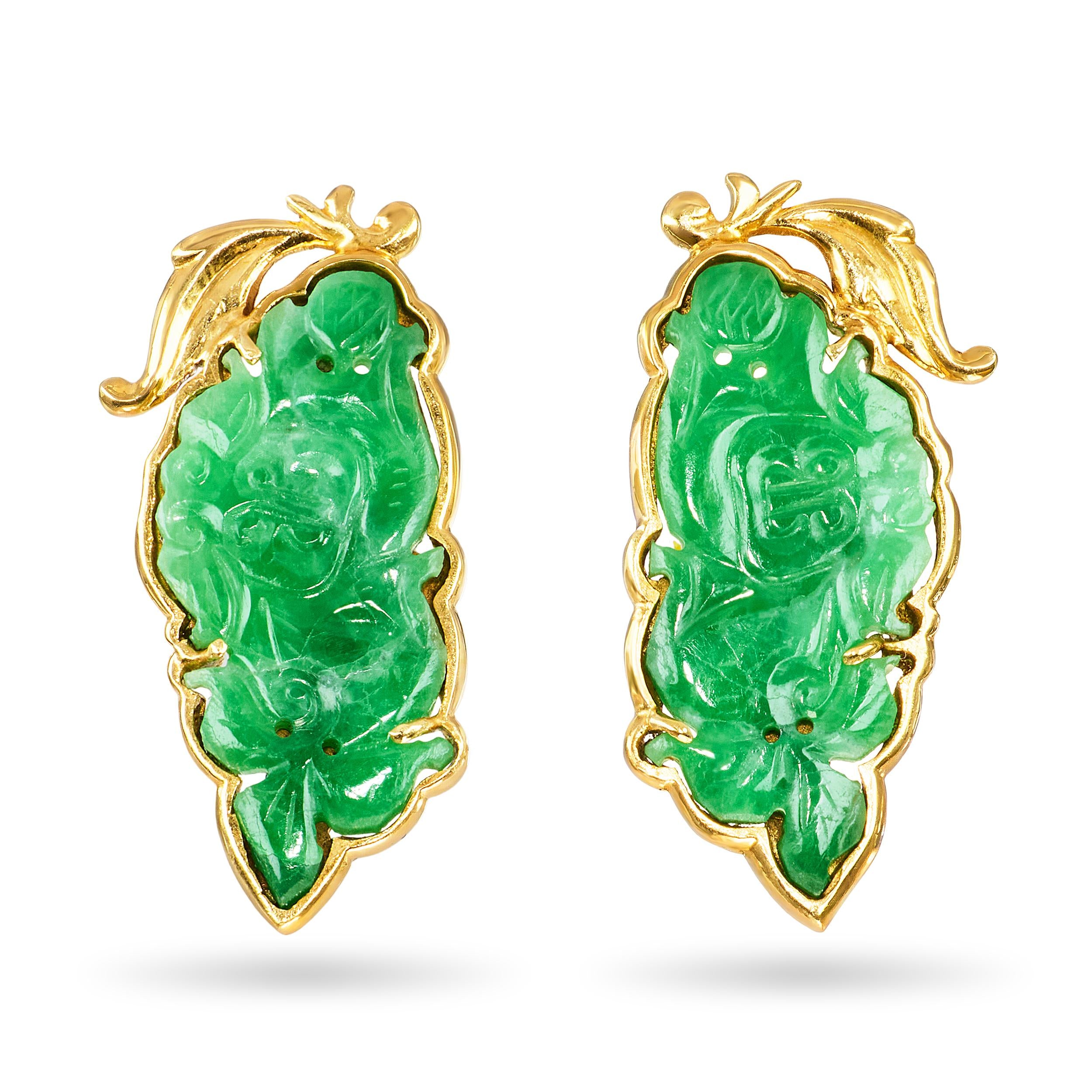 Vintage 18k Yellow Gold Imperial Jade Carved Floral Earrings