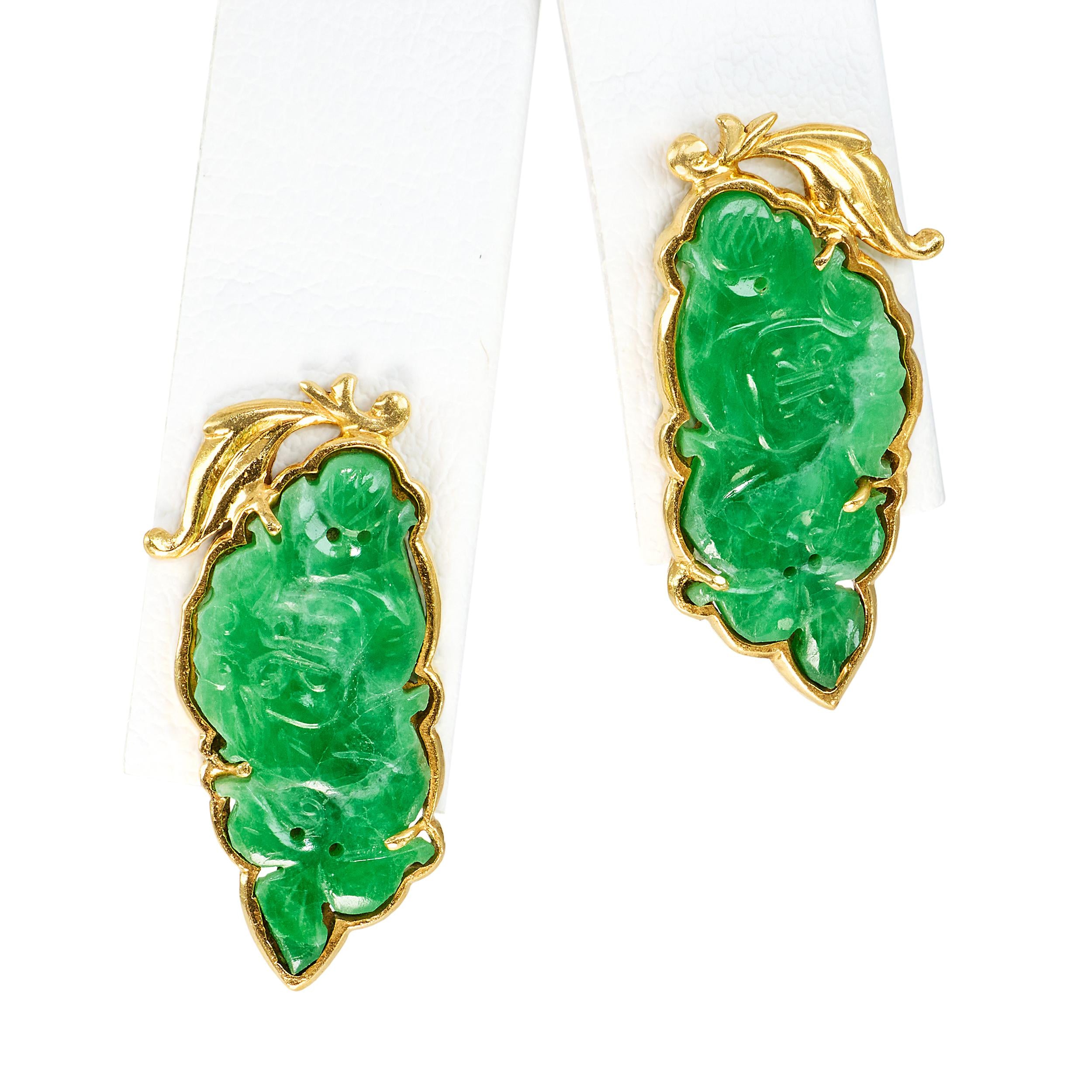 Vintage 18k Yellow Gold Imperial Jade Carved Floral Earrings